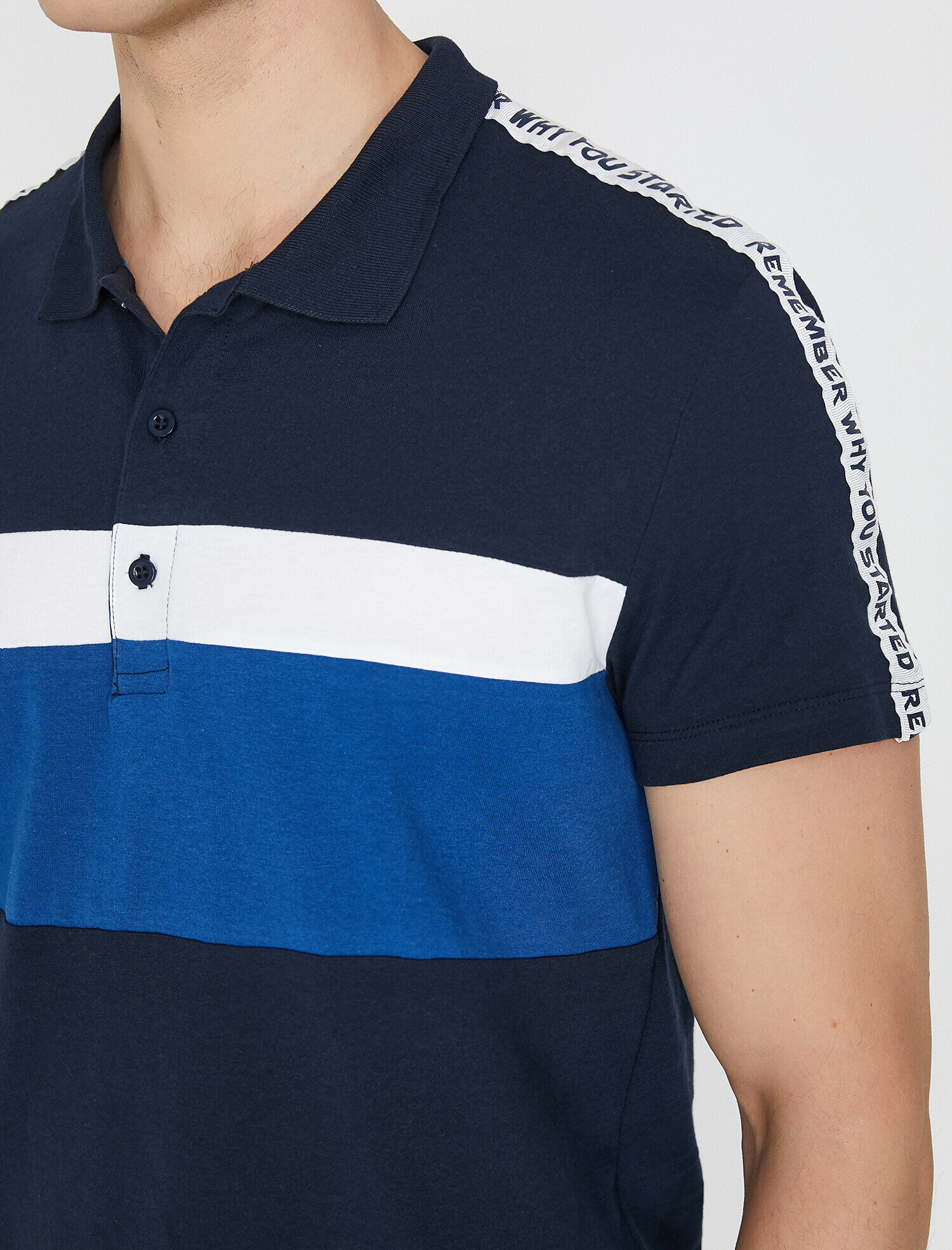  Polo Yaka Omuz Baskılı Renk Bloklu Slim Fit Tişört