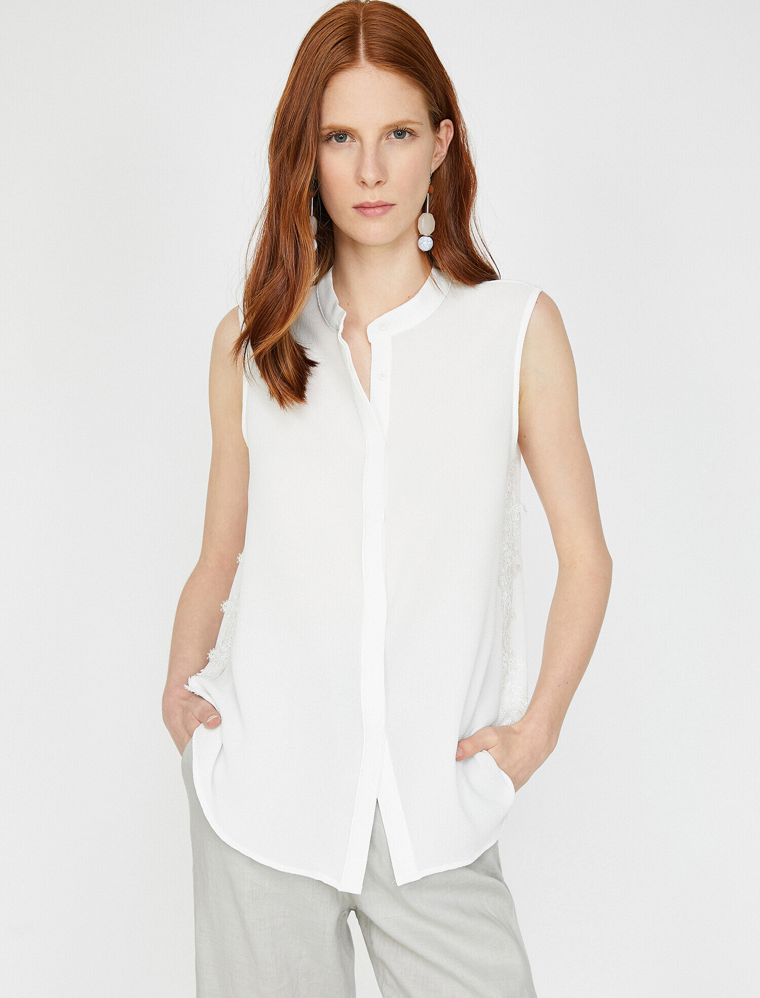   Kolsuz Hakim Yaka Gömlek