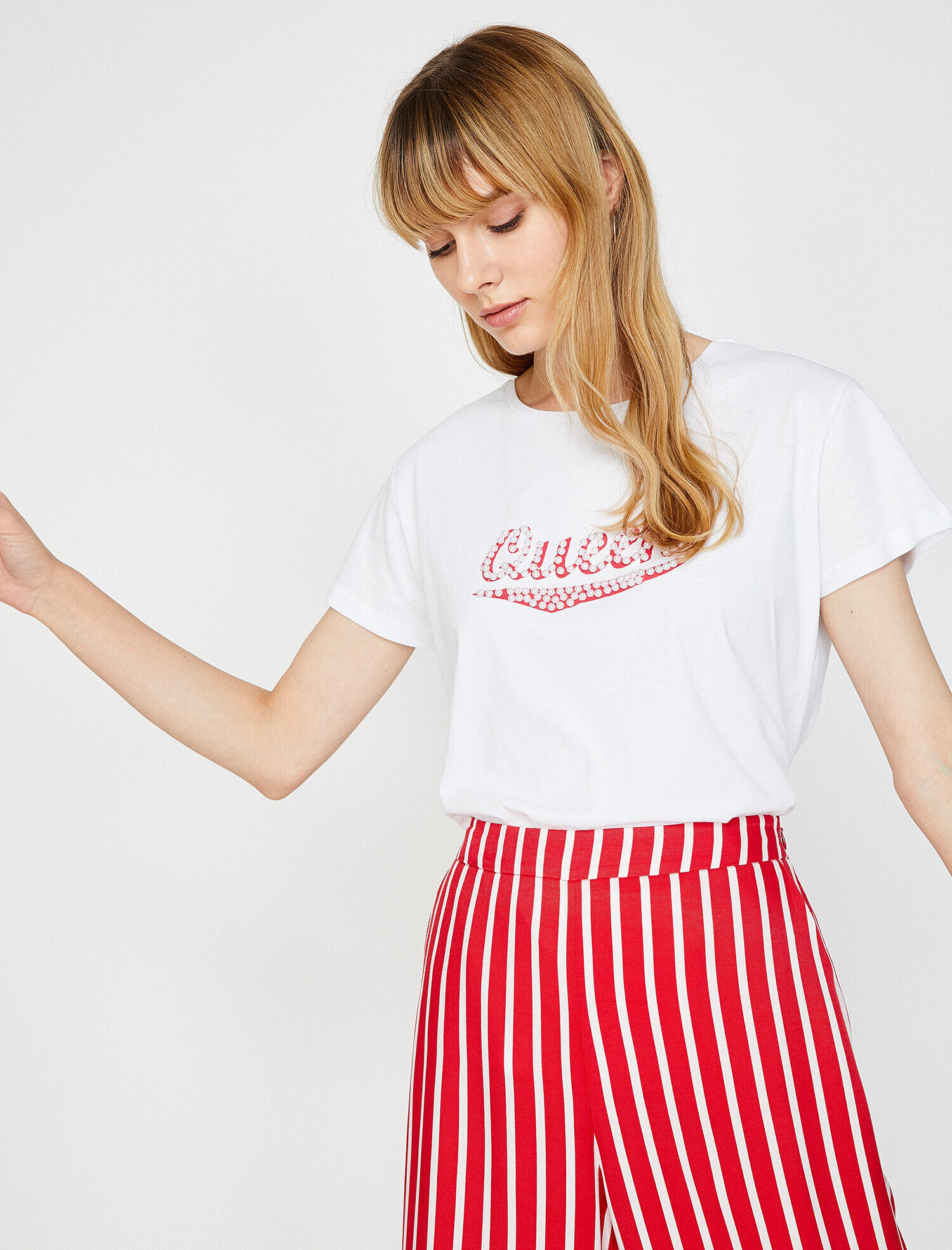   İnci Detaylı Tişört