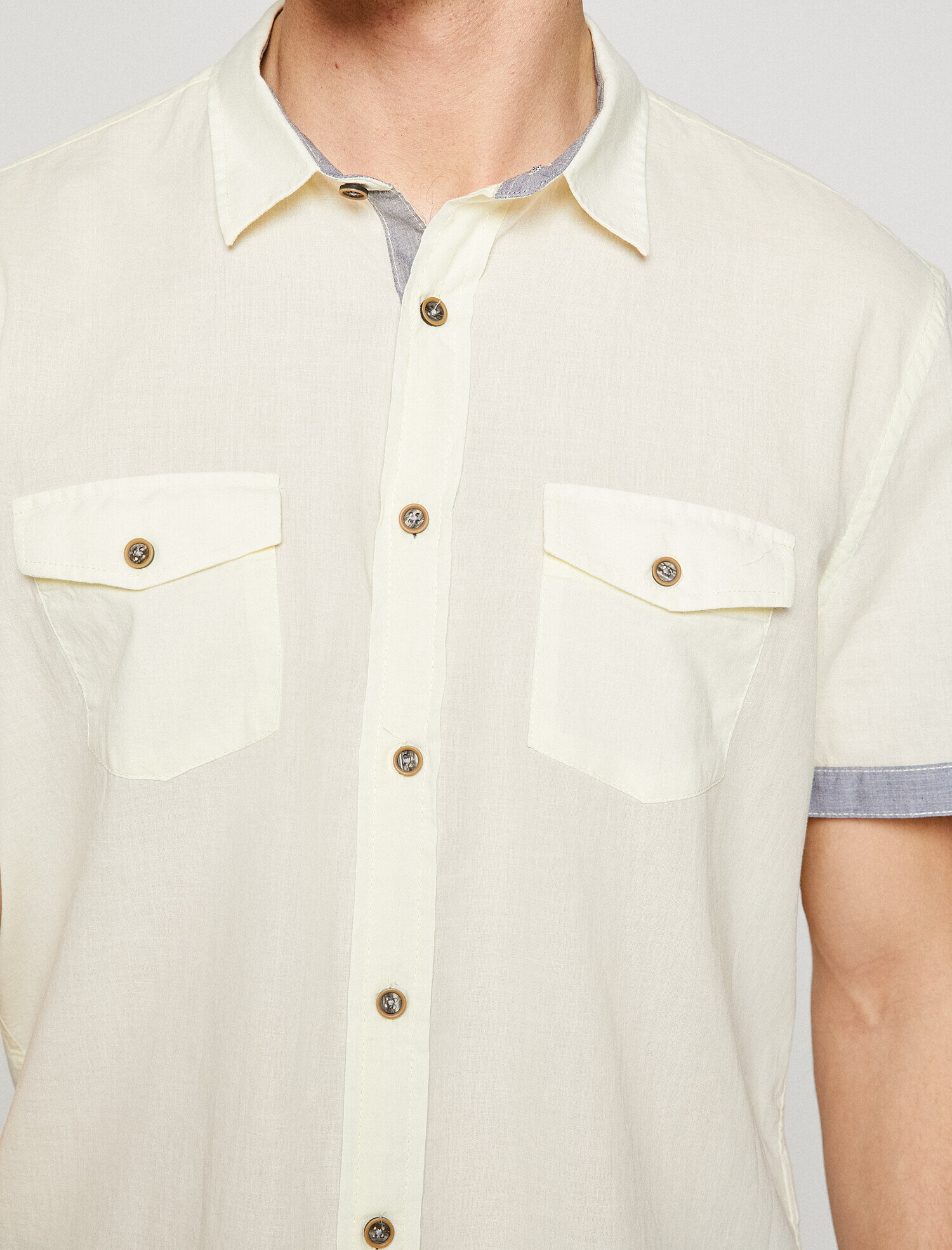   Cep Detaylı Gömlek