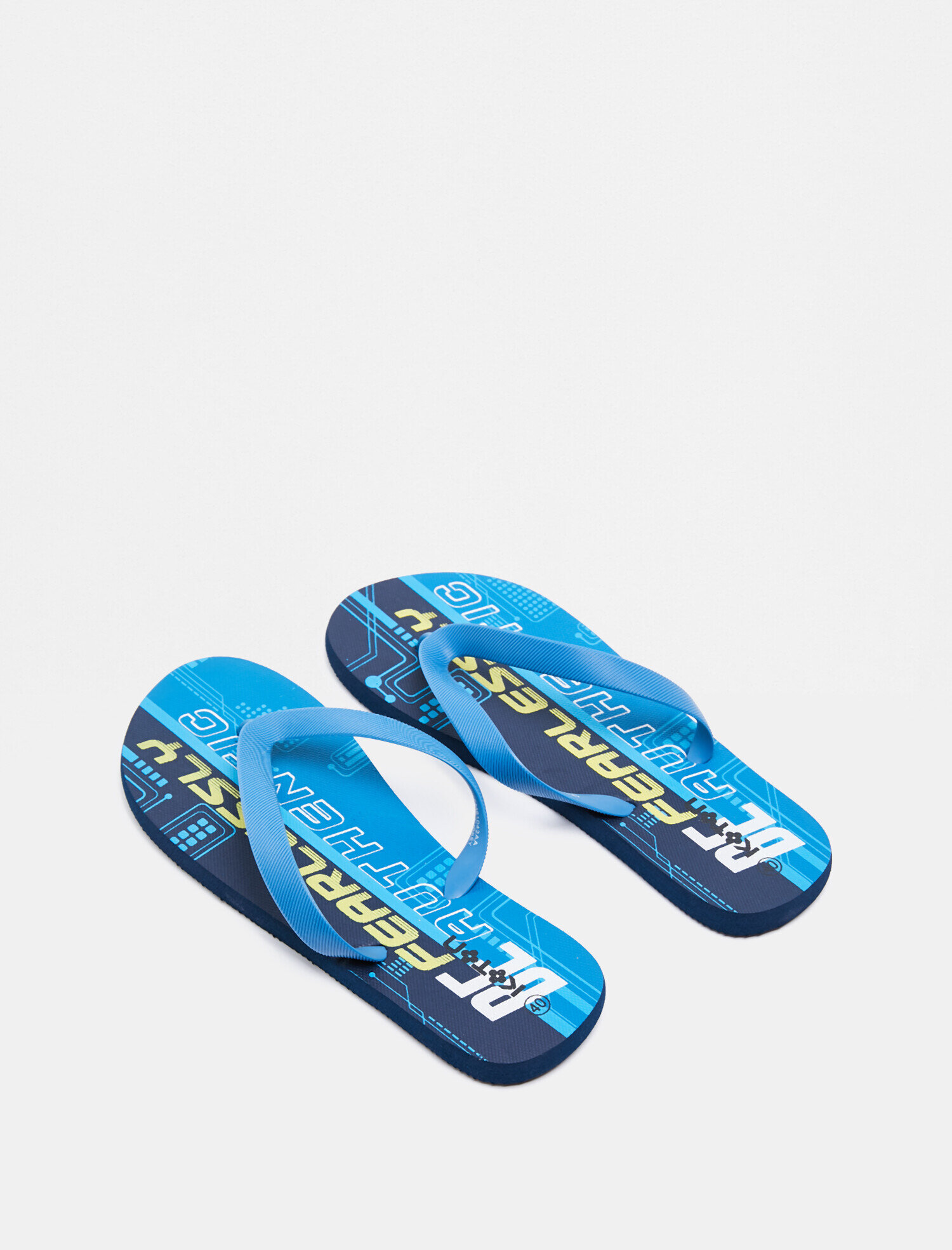  Erkek Parmak Arası Terlik