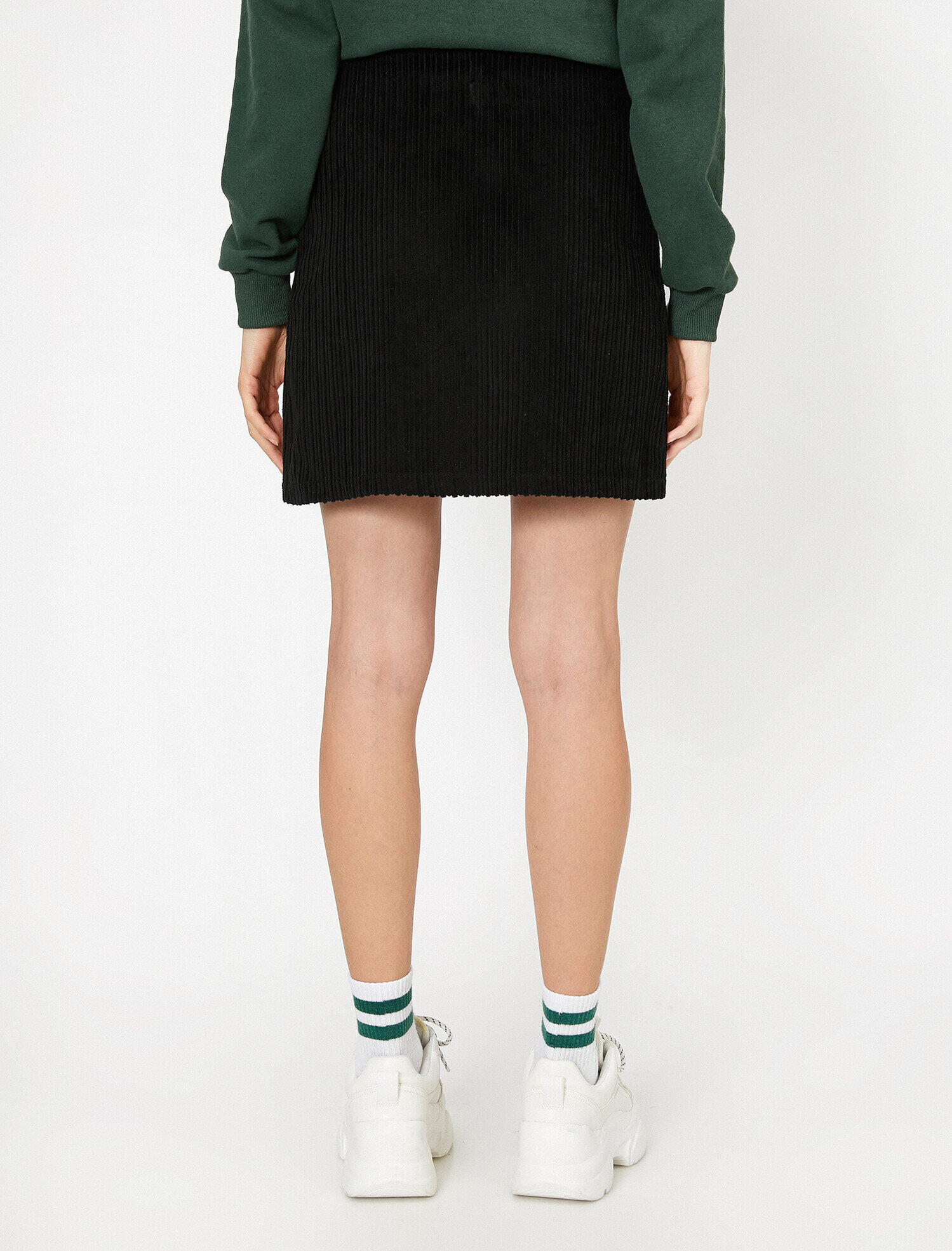   Düğme Detaylı Etek