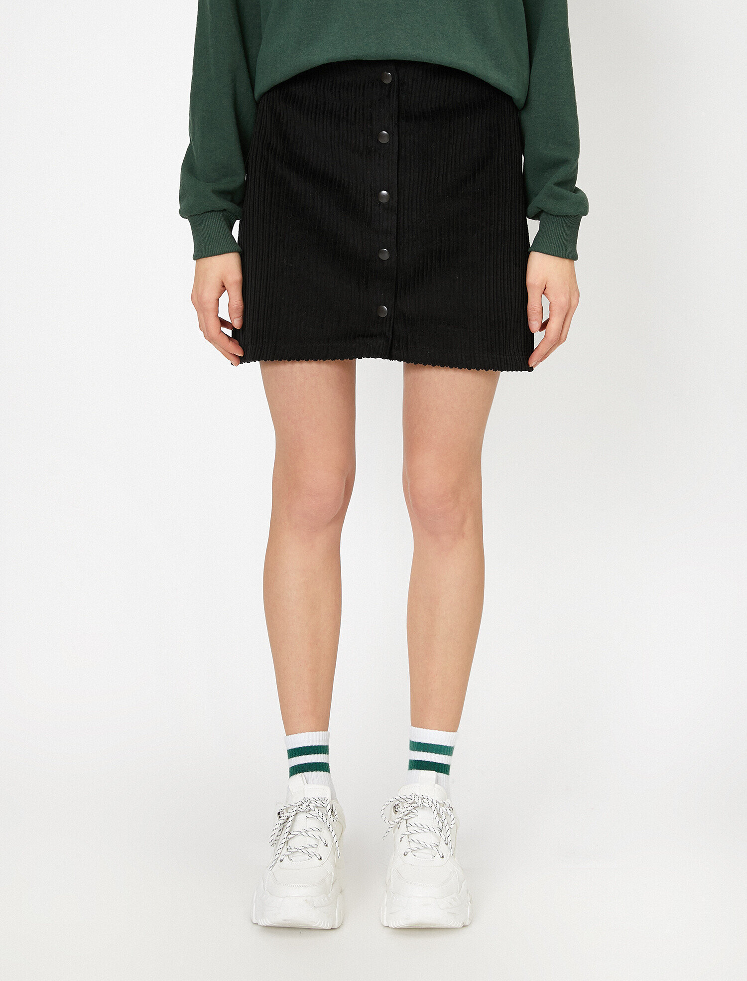   Düğme Detaylı Etek