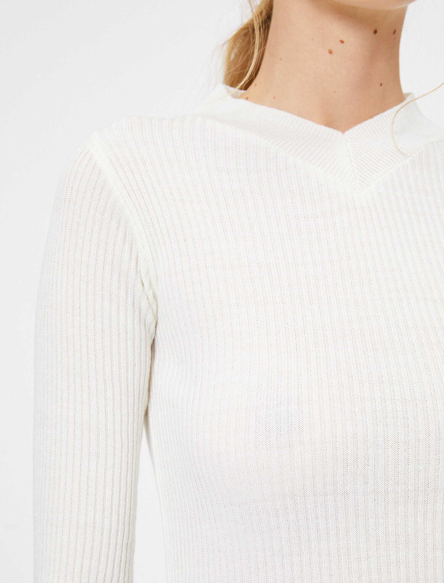   Yaka Detaylı Triko Kazak