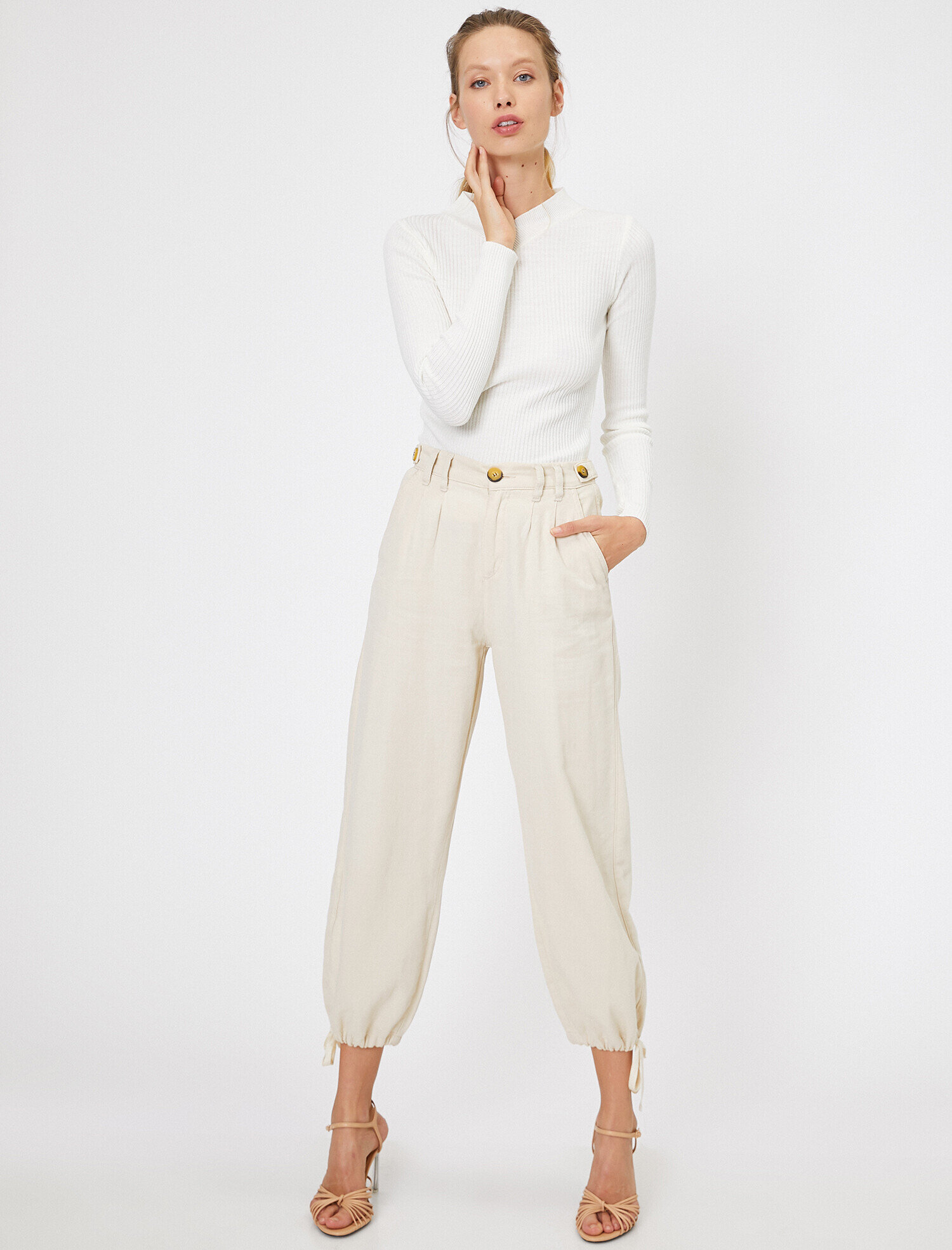   Yaka Detaylı Triko Kazak