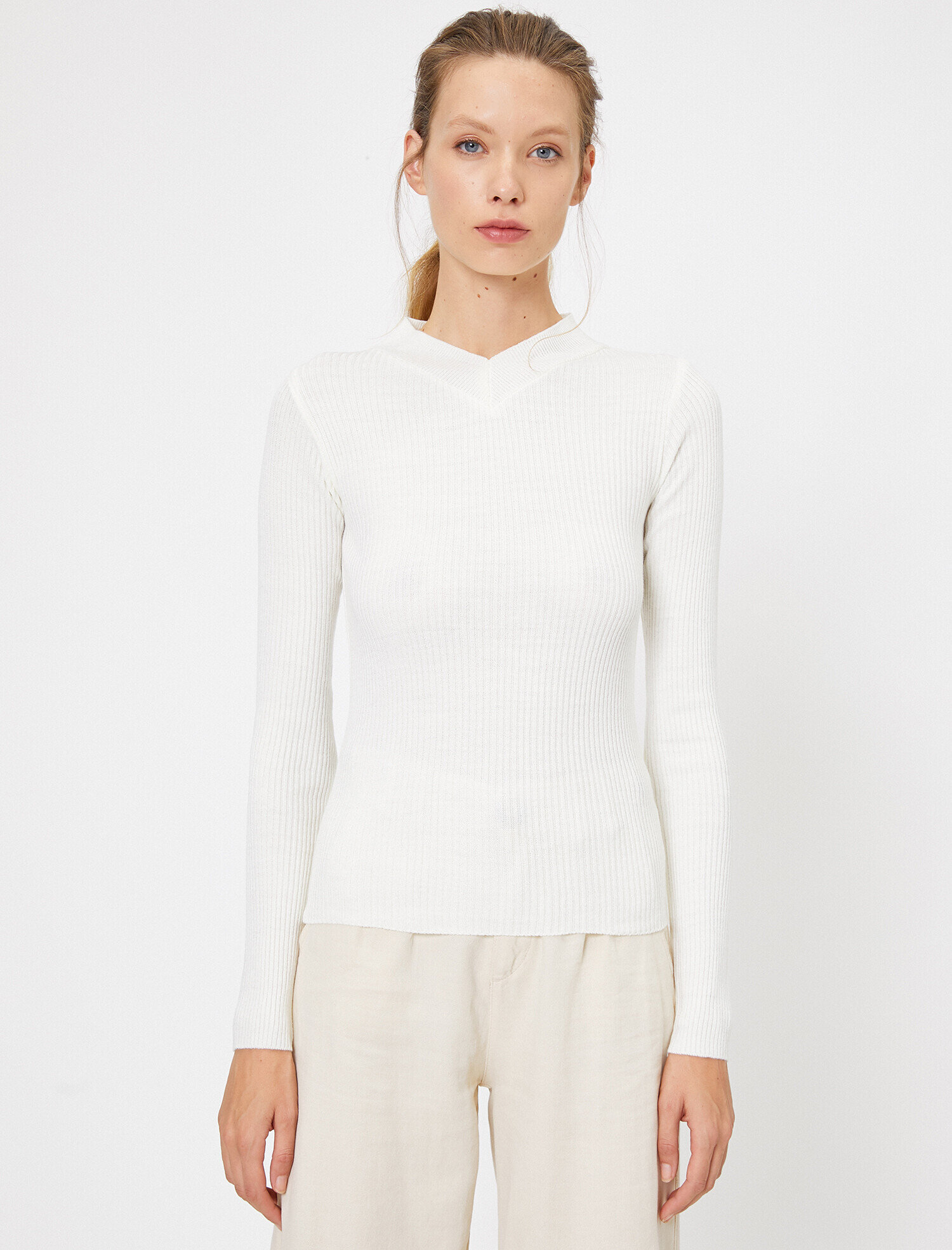   Yaka Detaylı Triko Kazak