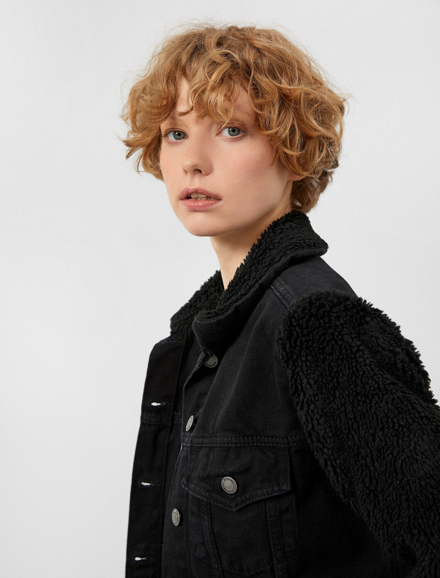 Düğme Detaylı Jean Ceket