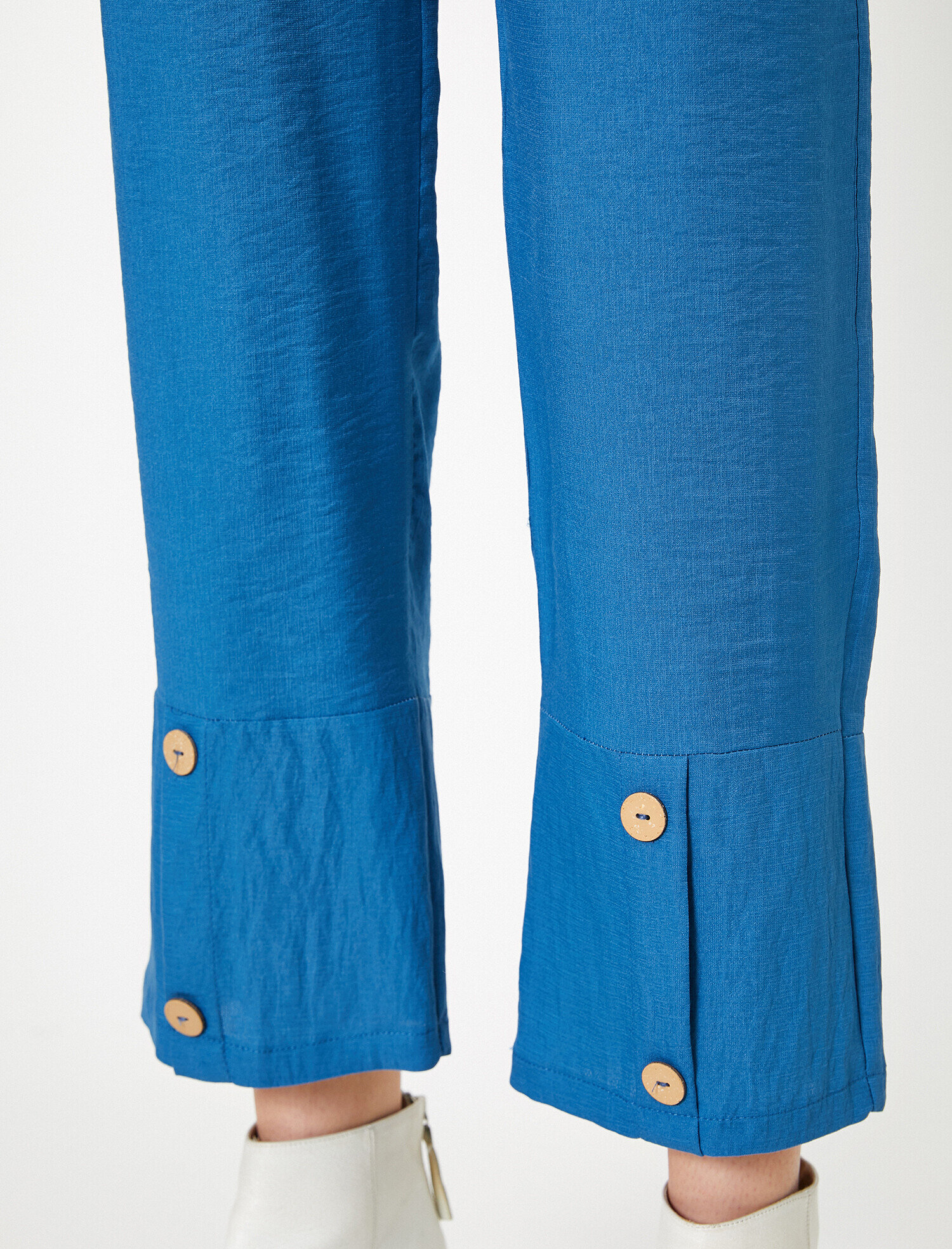  Paça Detaylı Pantolon