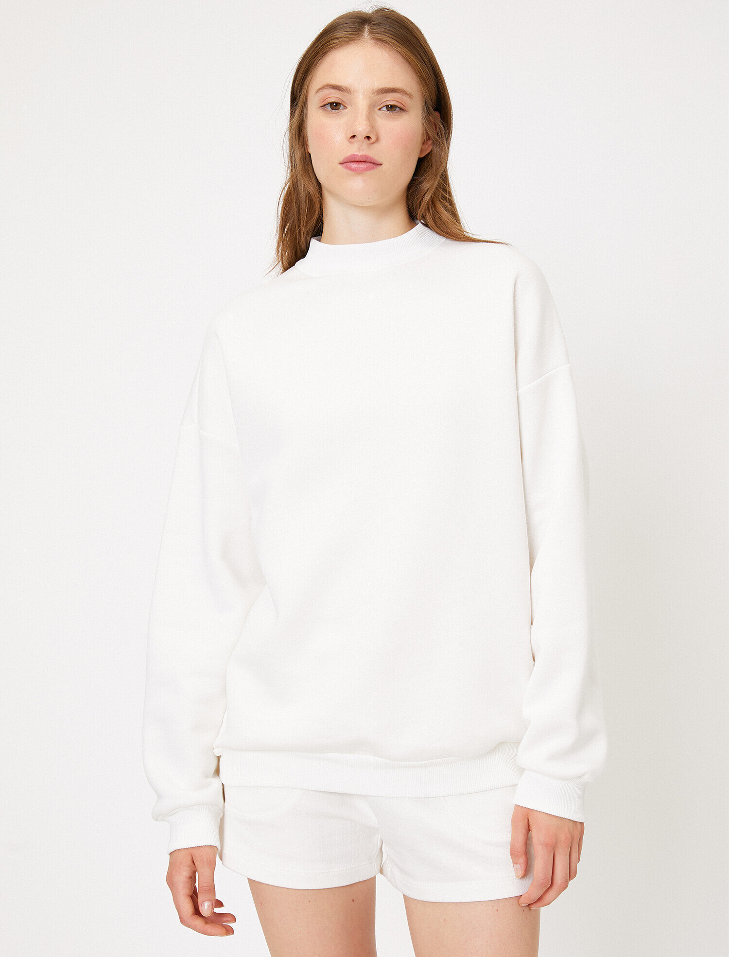   Yüksek Yaka Sweatshirt