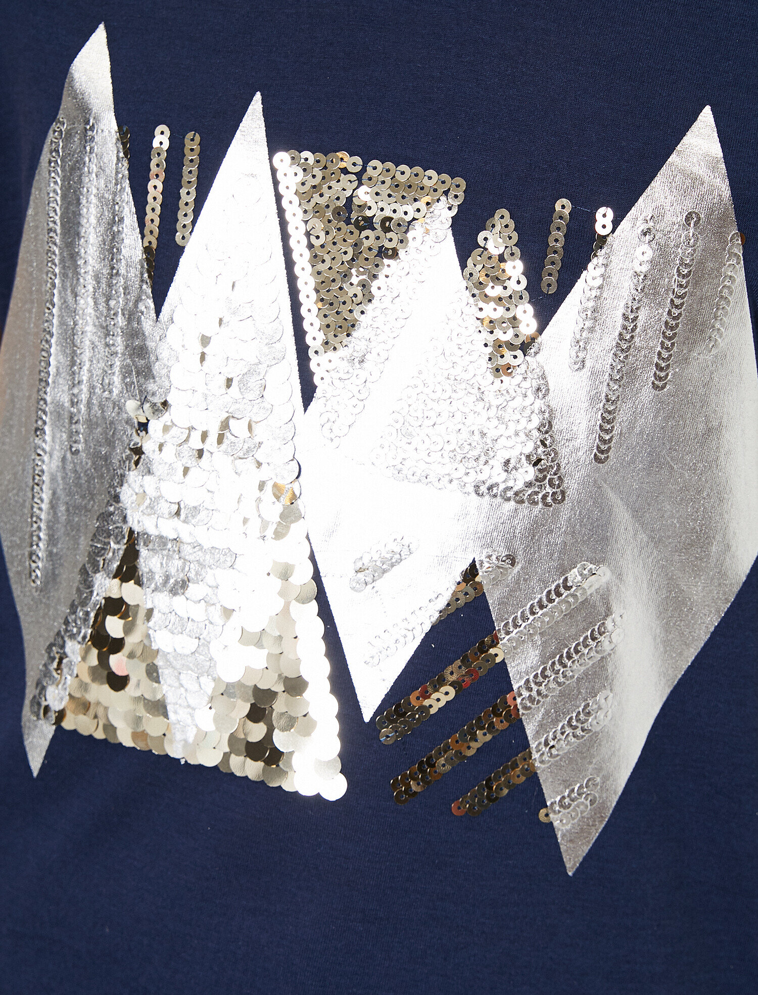 Pul Detaylı Tişört