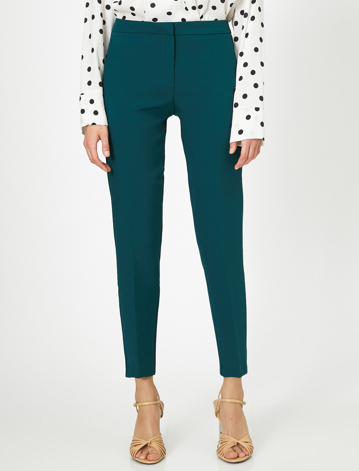   Düğme Detaylı Pantolon