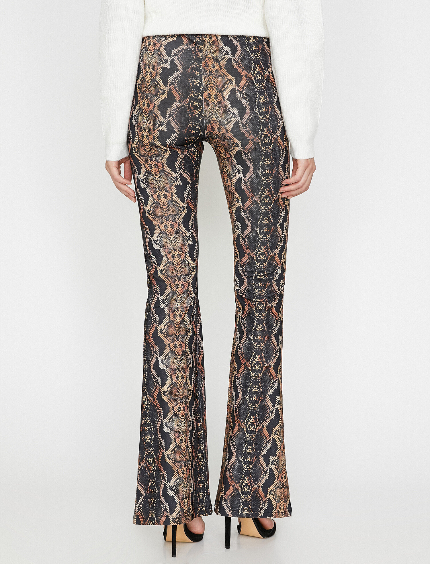   Yılan Derisi Desenli Pantolon