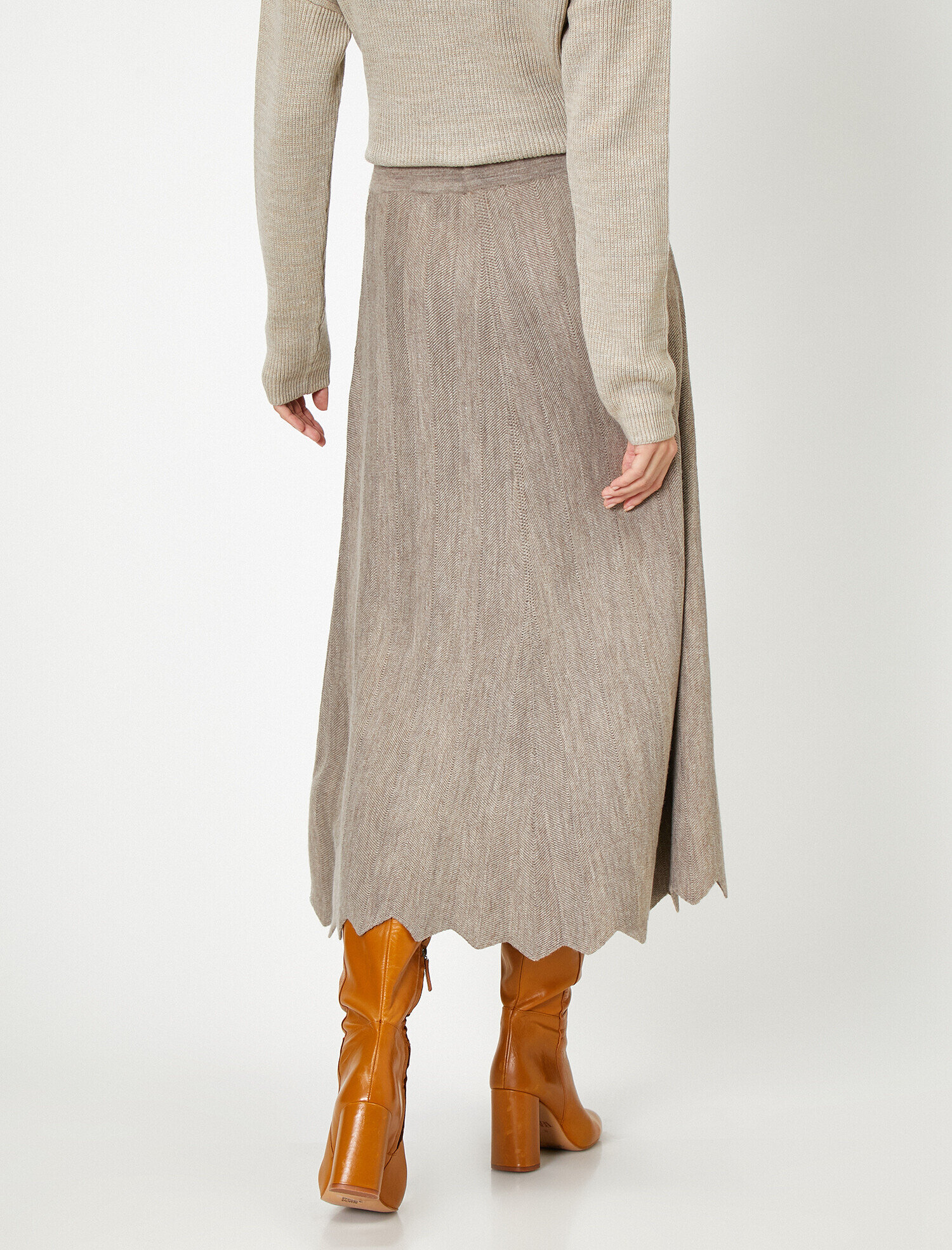   Düğme Detaylı Tişört