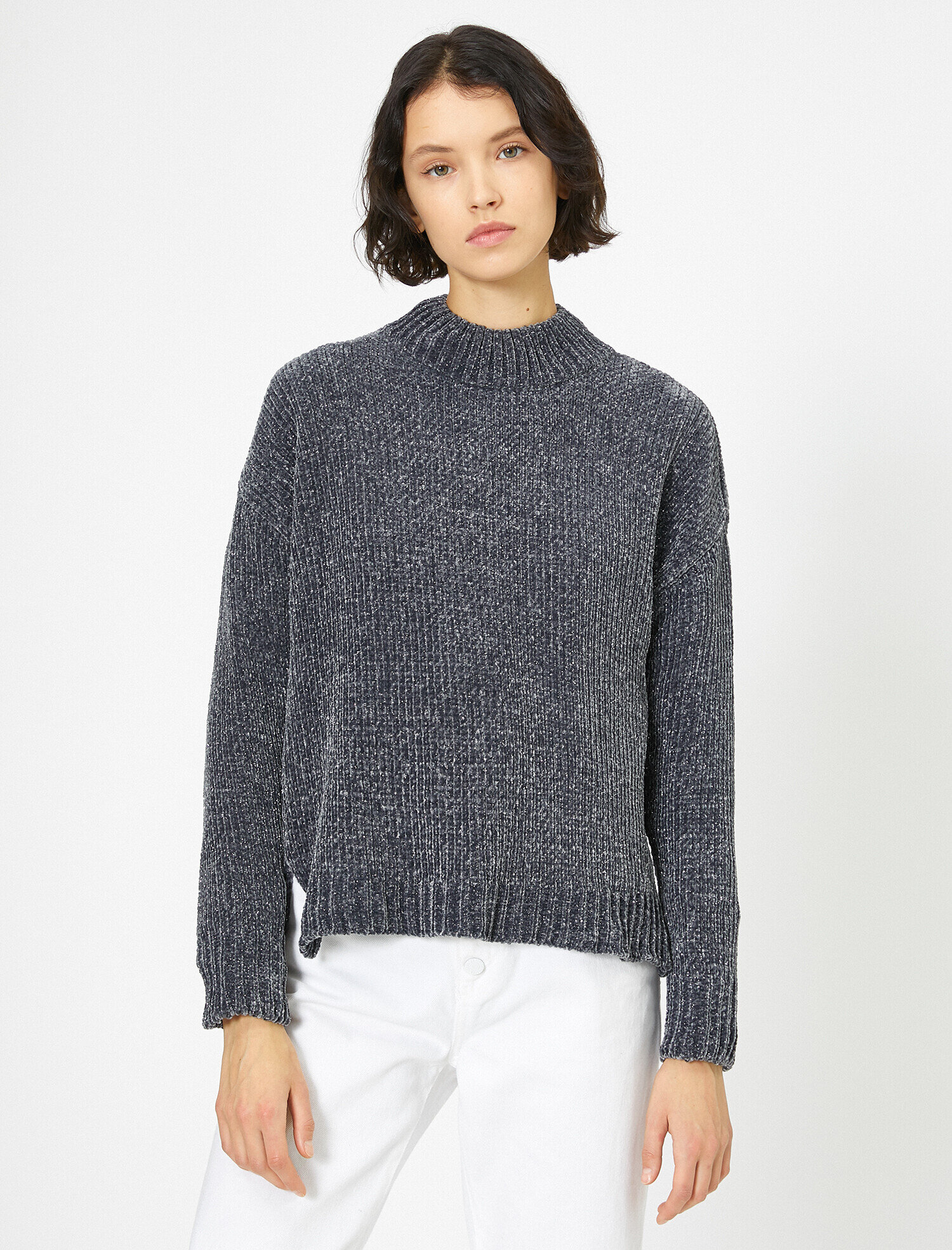   Yırtmaç Detaylı Triko Kazak