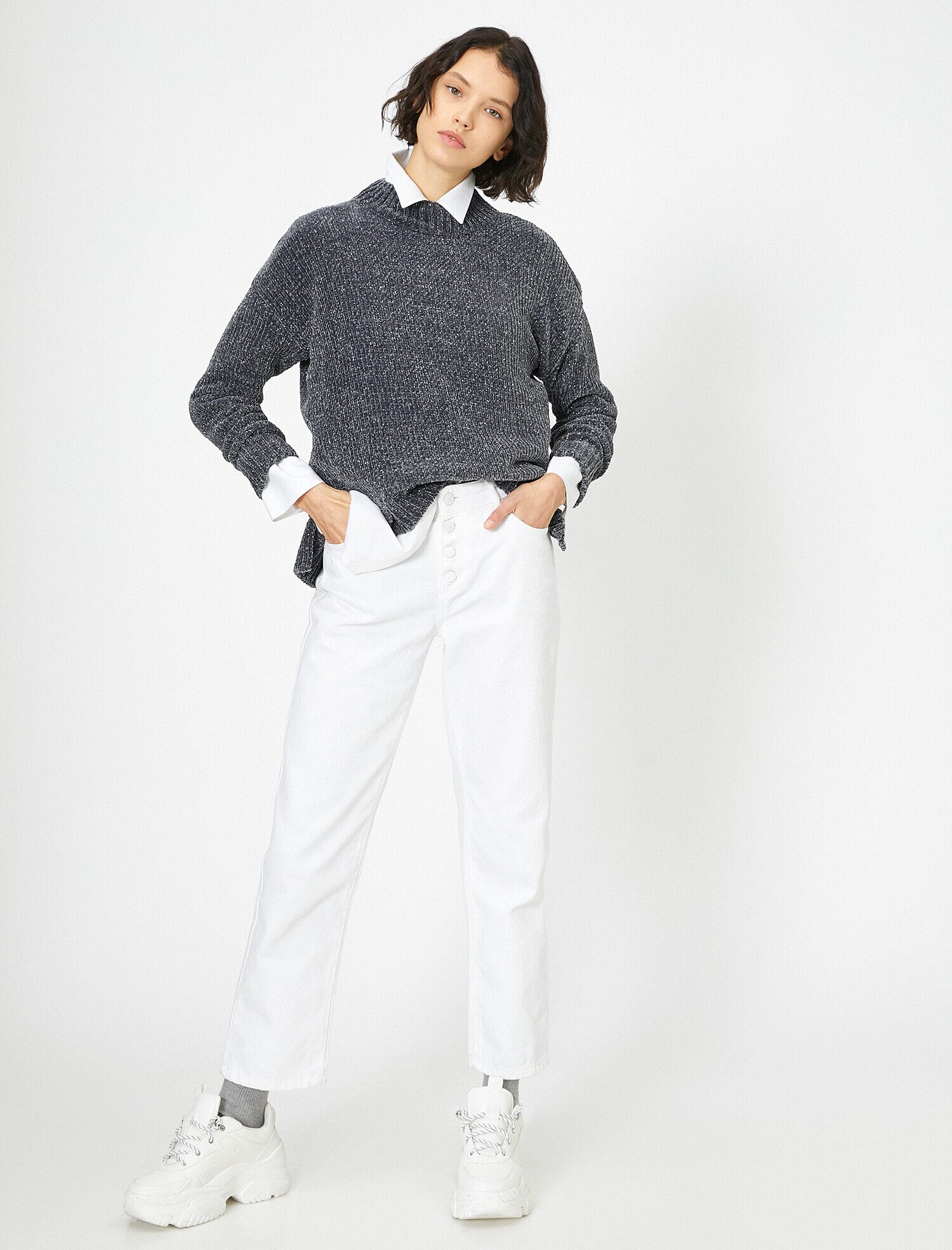   Yırtmaç Detaylı Triko Kazak