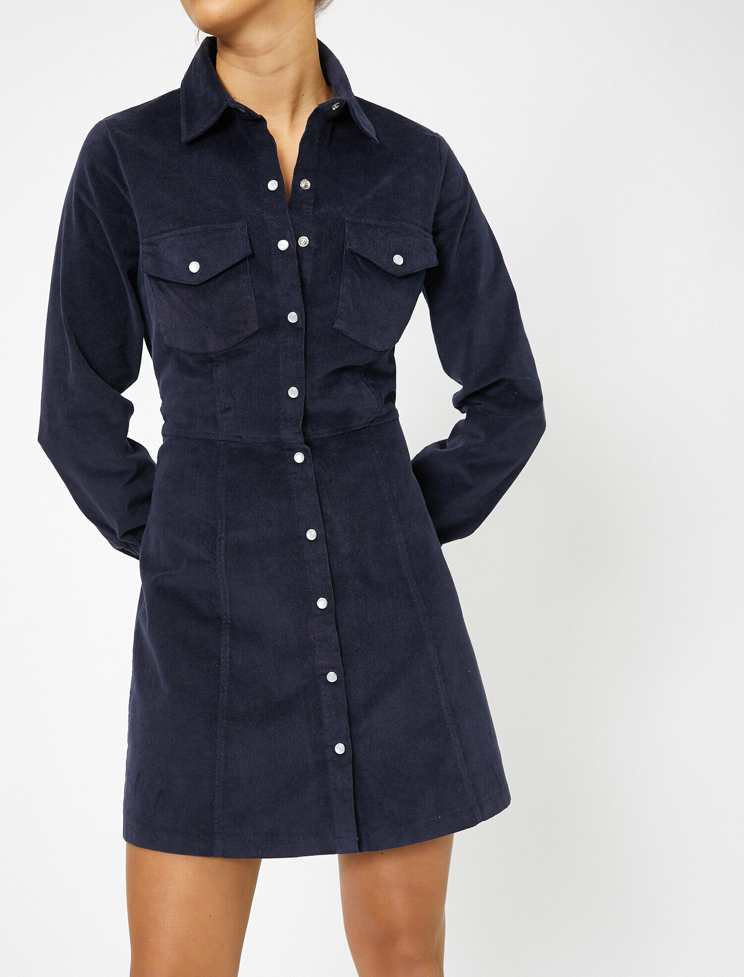   Düğme Detaylı Elbise