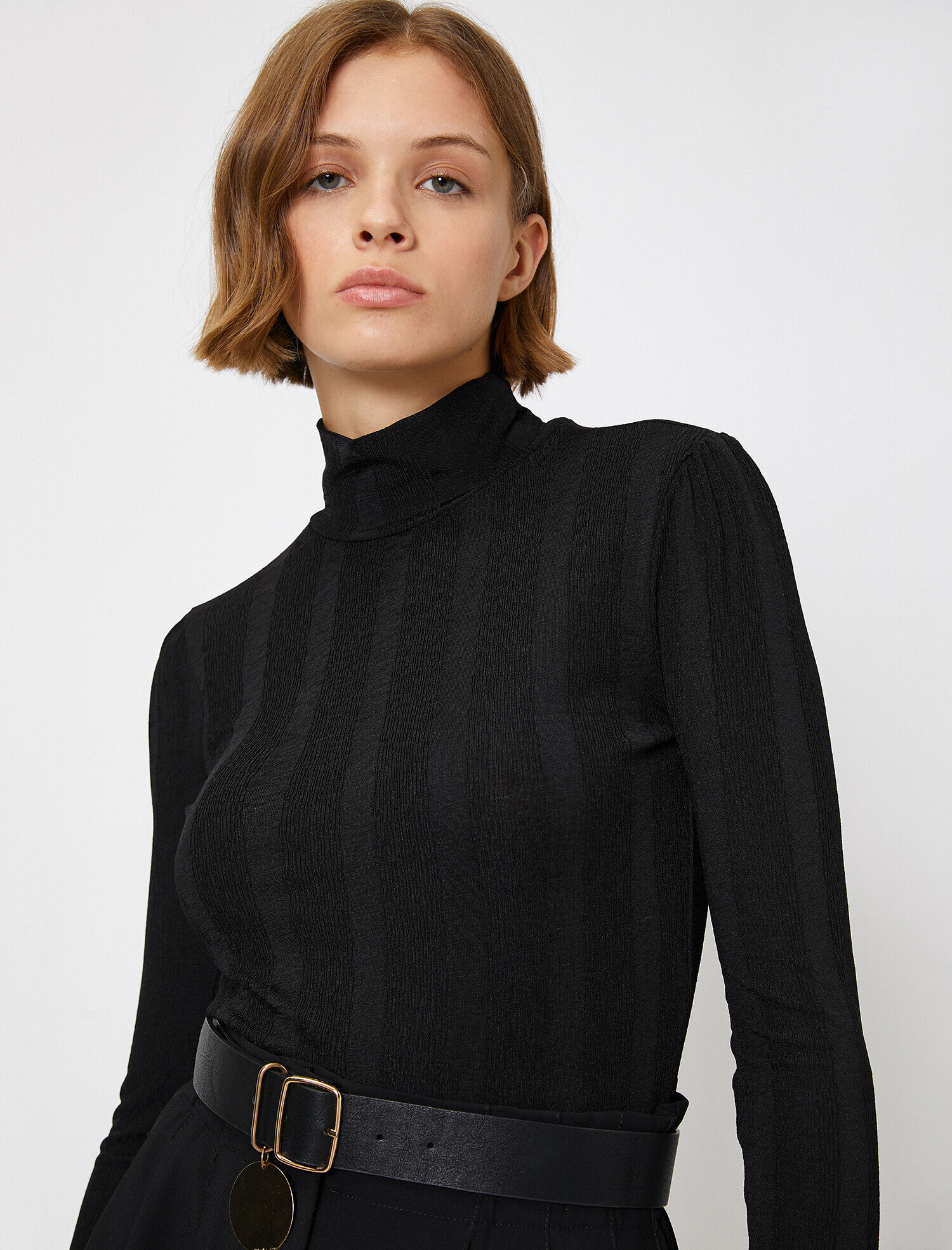   Yüksek Yaka Tişört