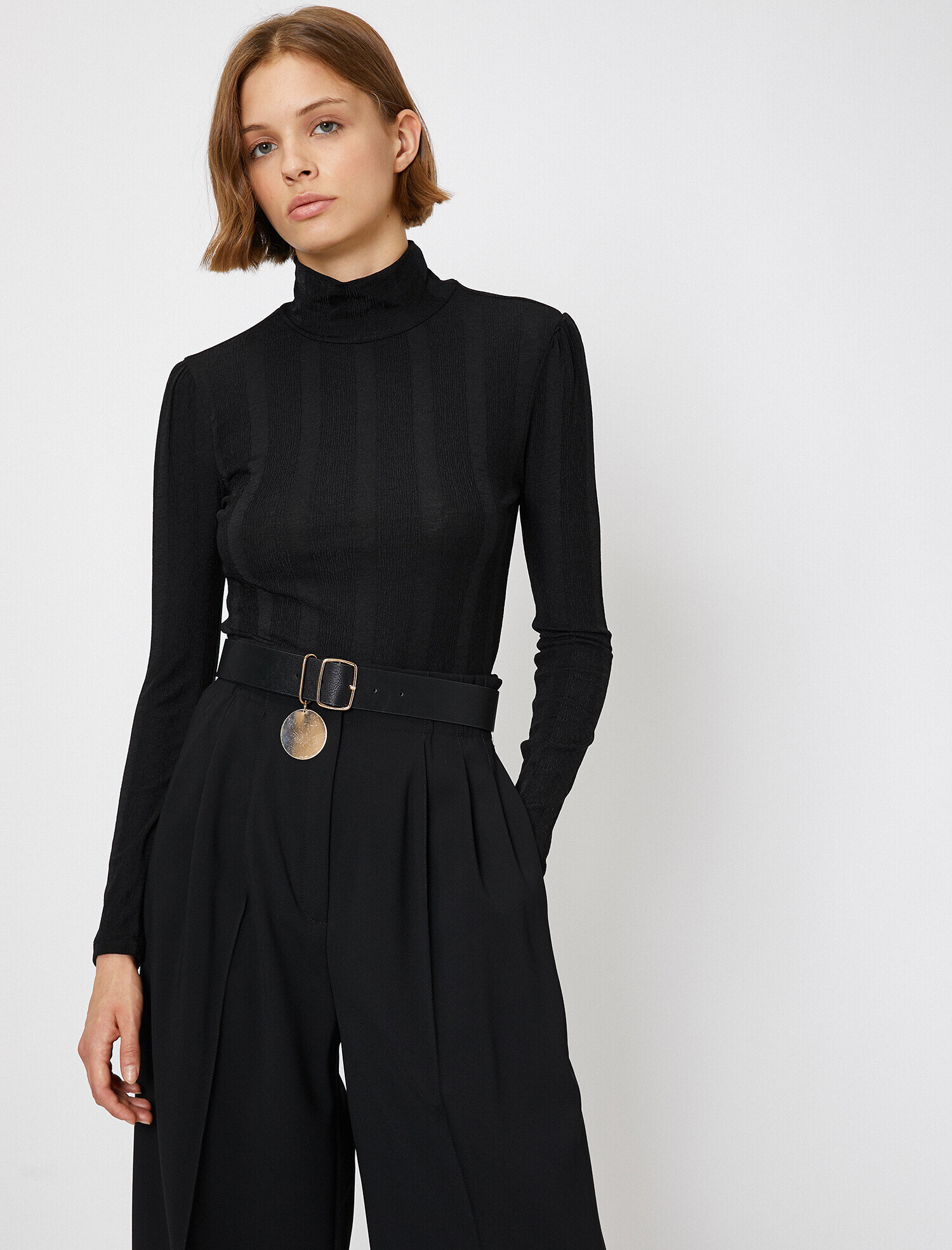   Yüksek Yaka Tişört