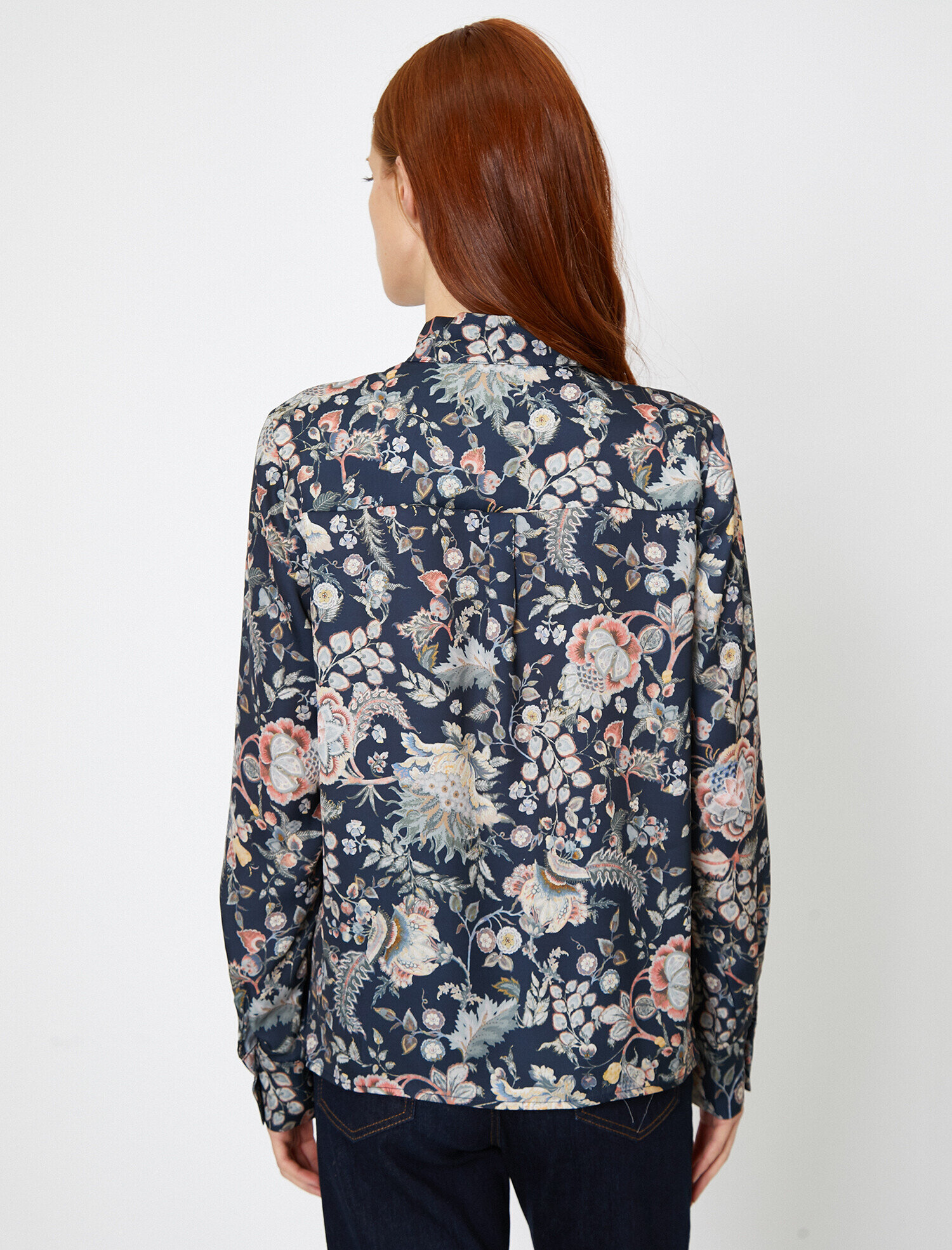   Çiçek Desenli Fular Detaylı Bluz