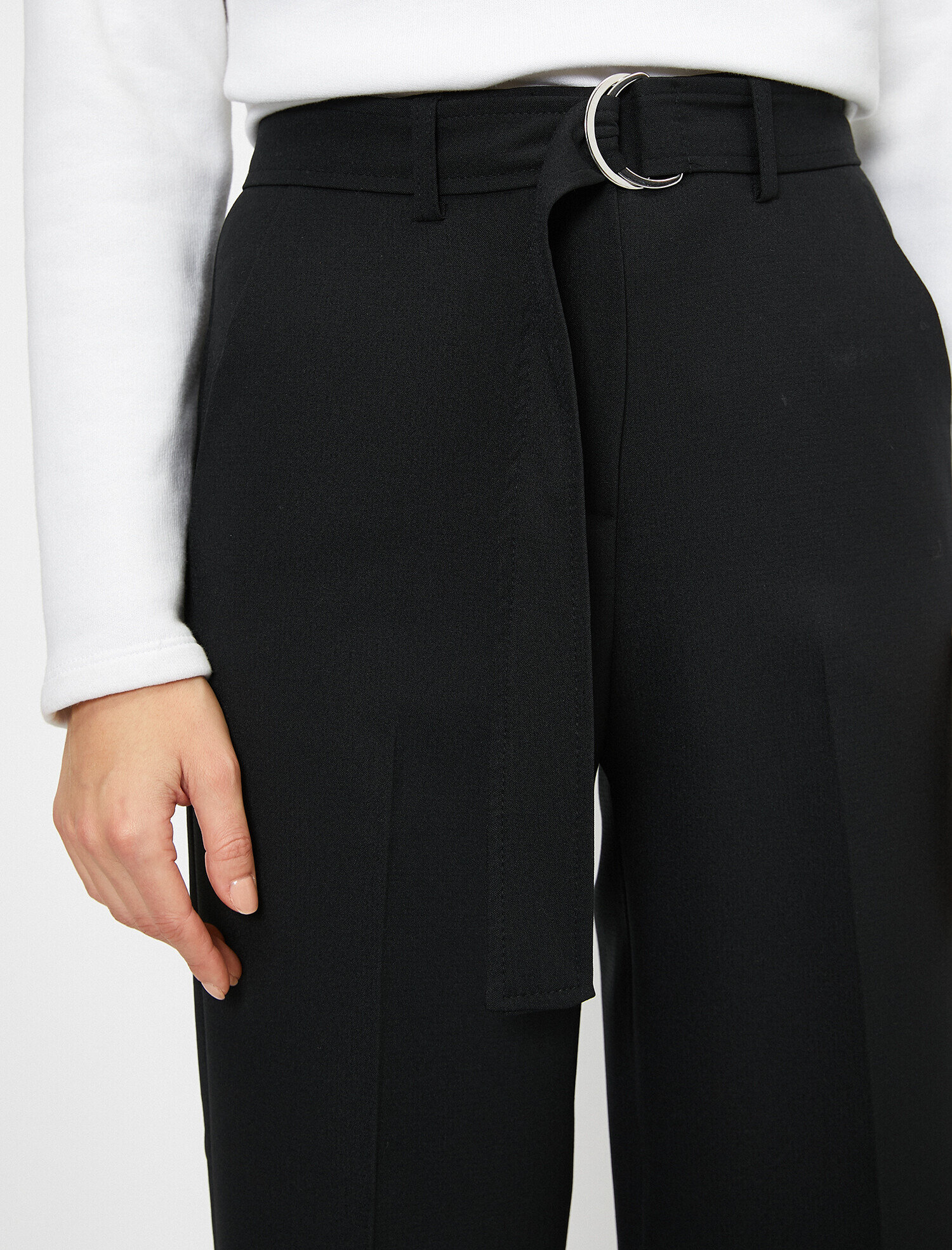   Düğme Detaylı Tişört