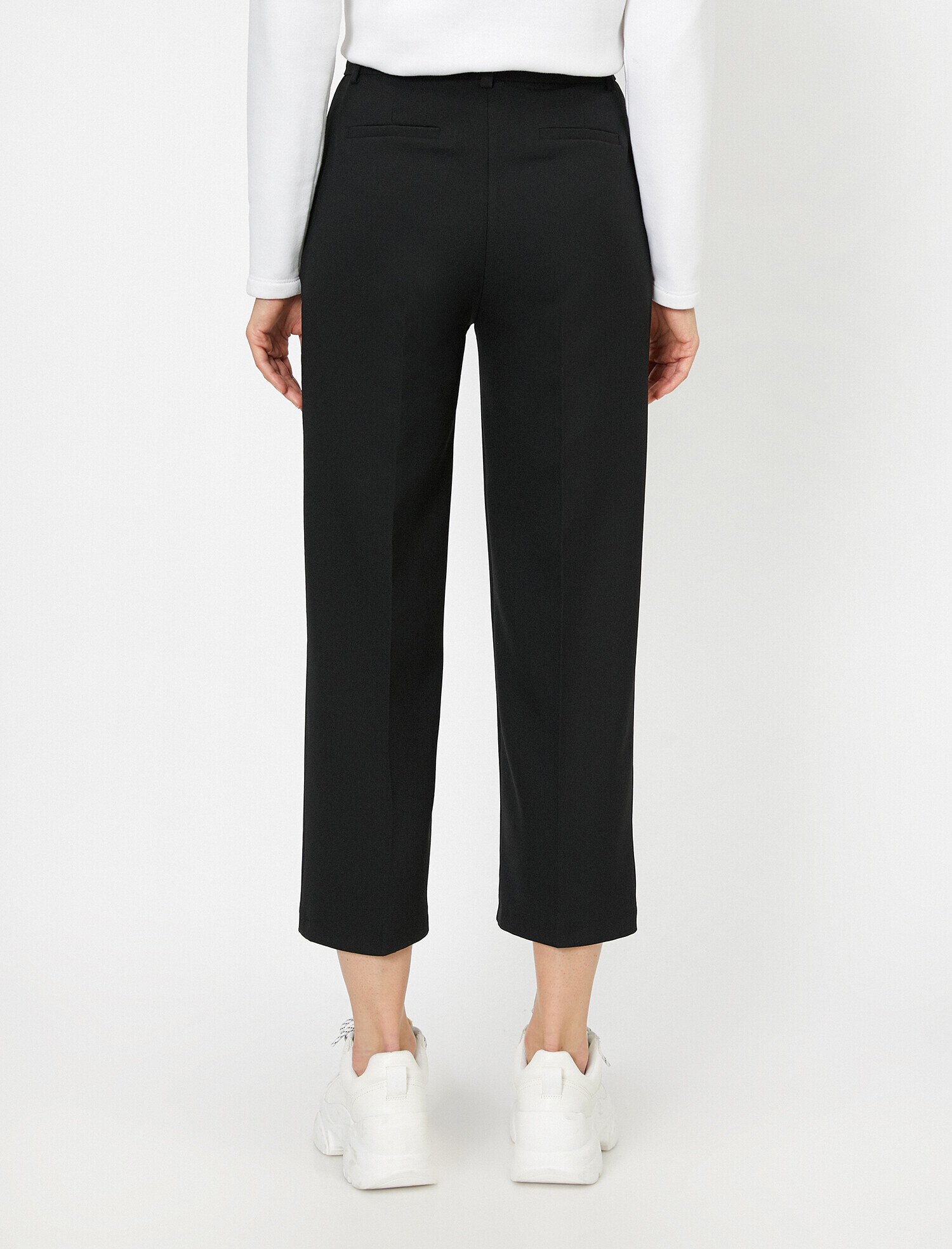   Düğme Detaylı Tişört