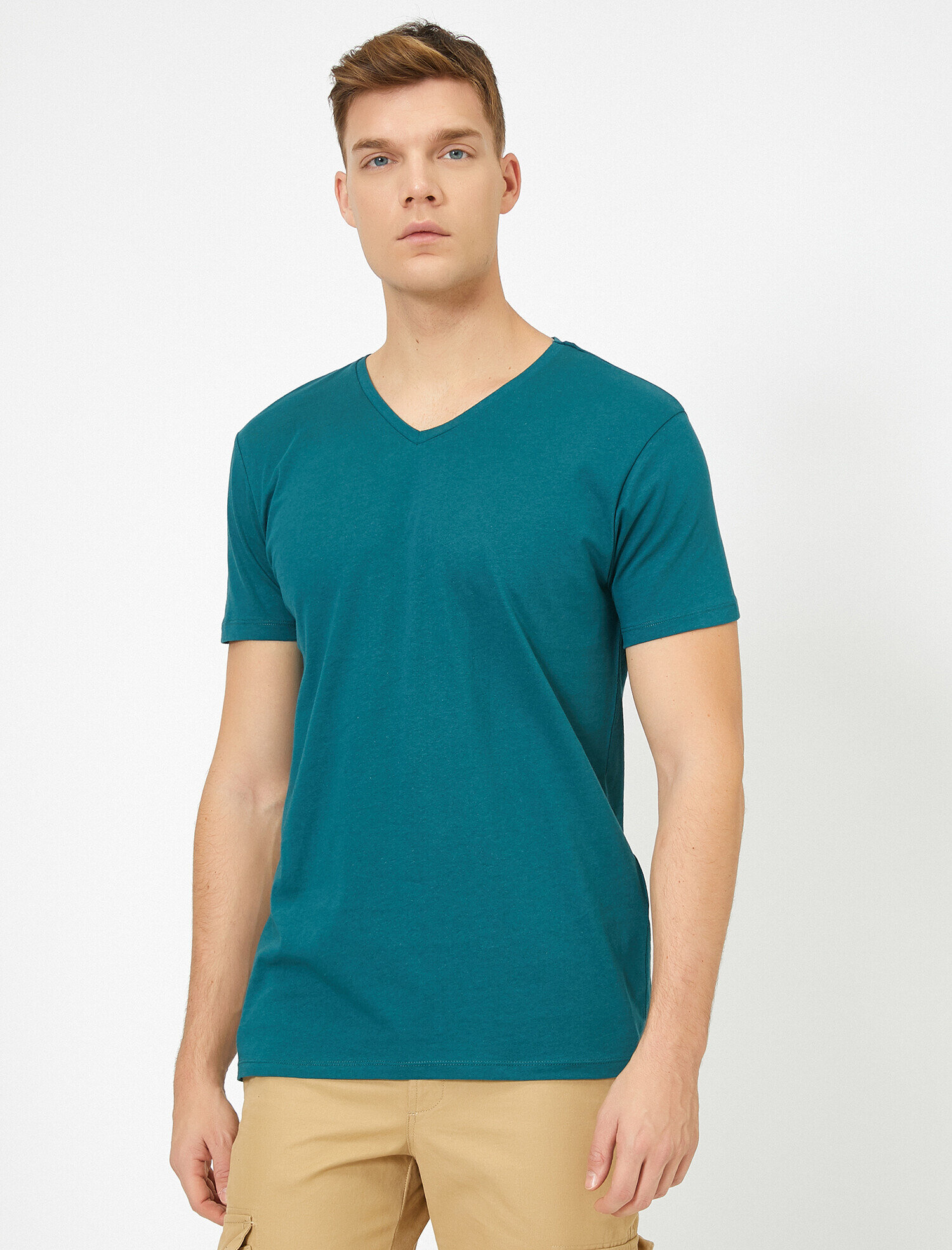   V Yaka Pamuklu Dar Kesim Basic Tişört