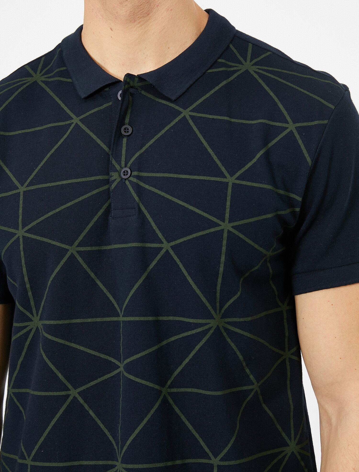 Polo Yaka Dar Kesim Tişört Baskılı