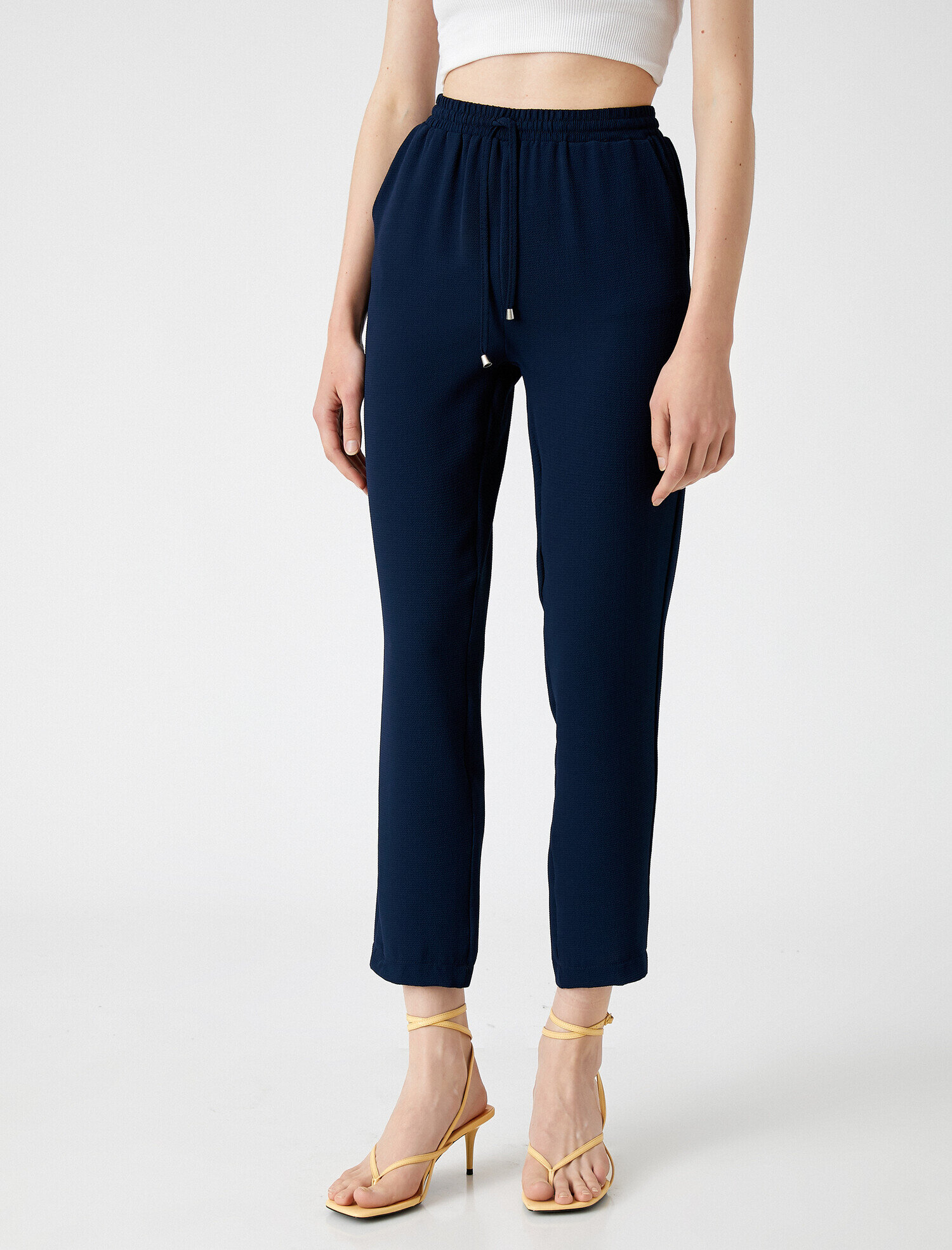   Belden Bağlamalı Pantolon