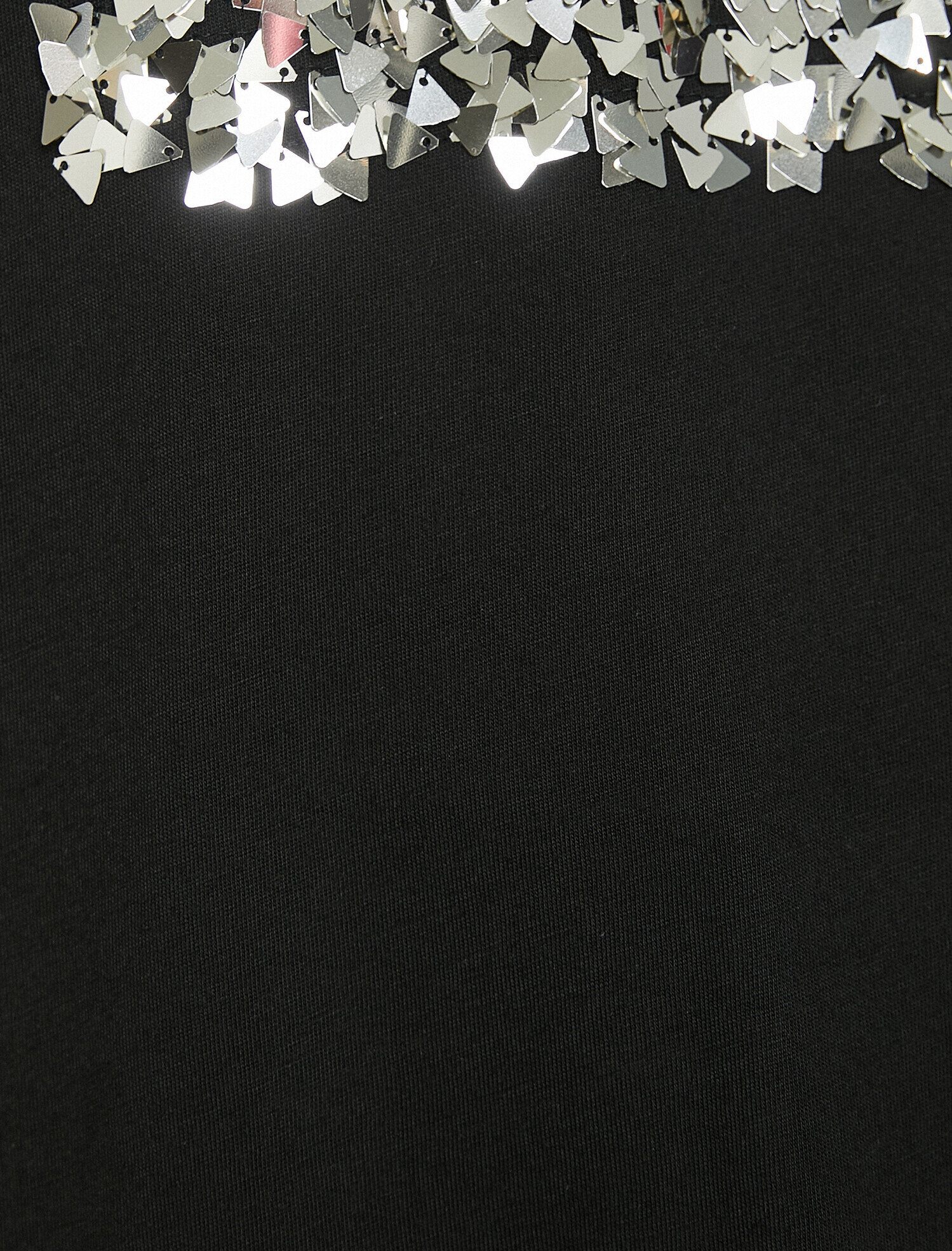   Pul Detaylı Tişört