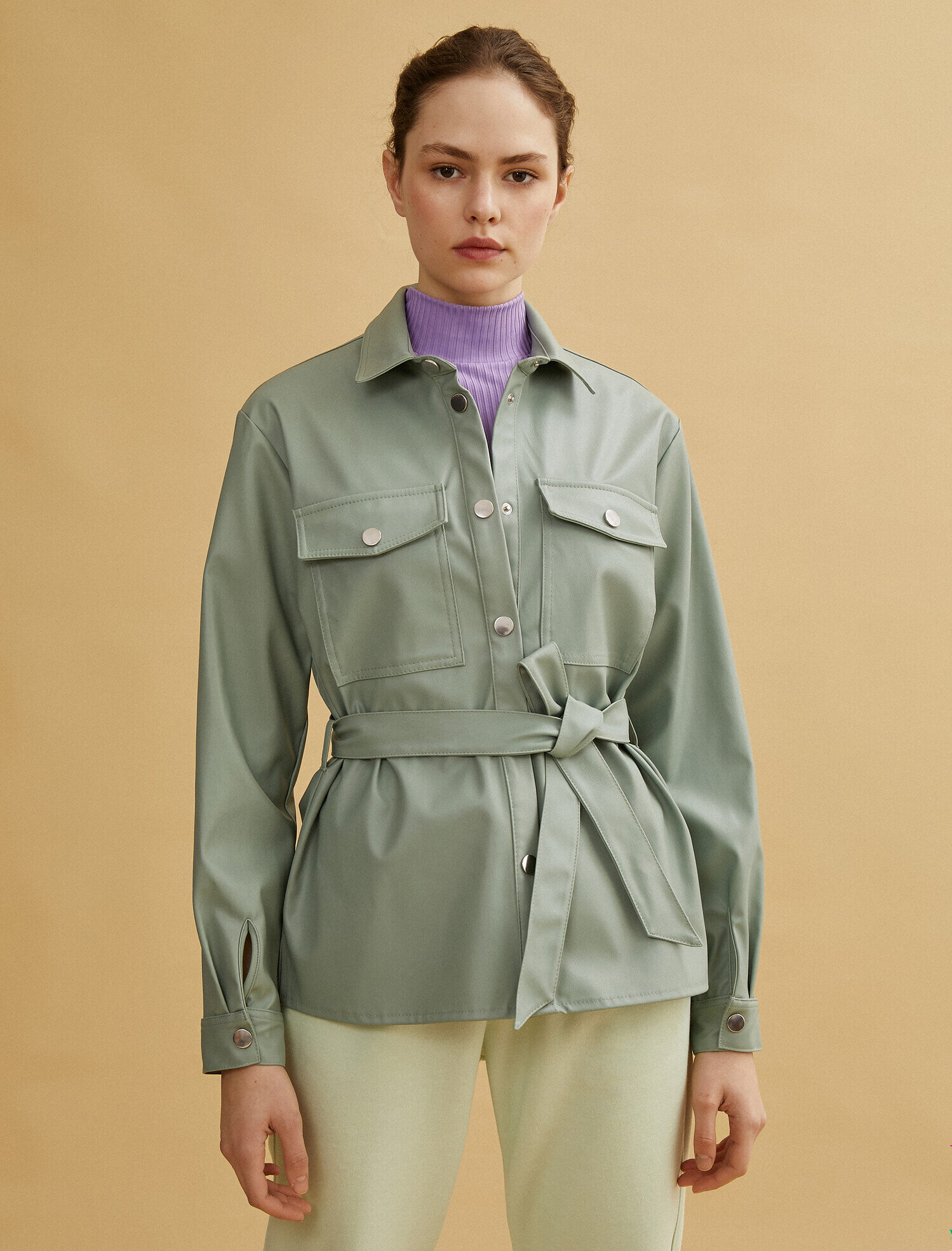 Suni Deri Ceket Cepli Düğme Detaylı Kemerli