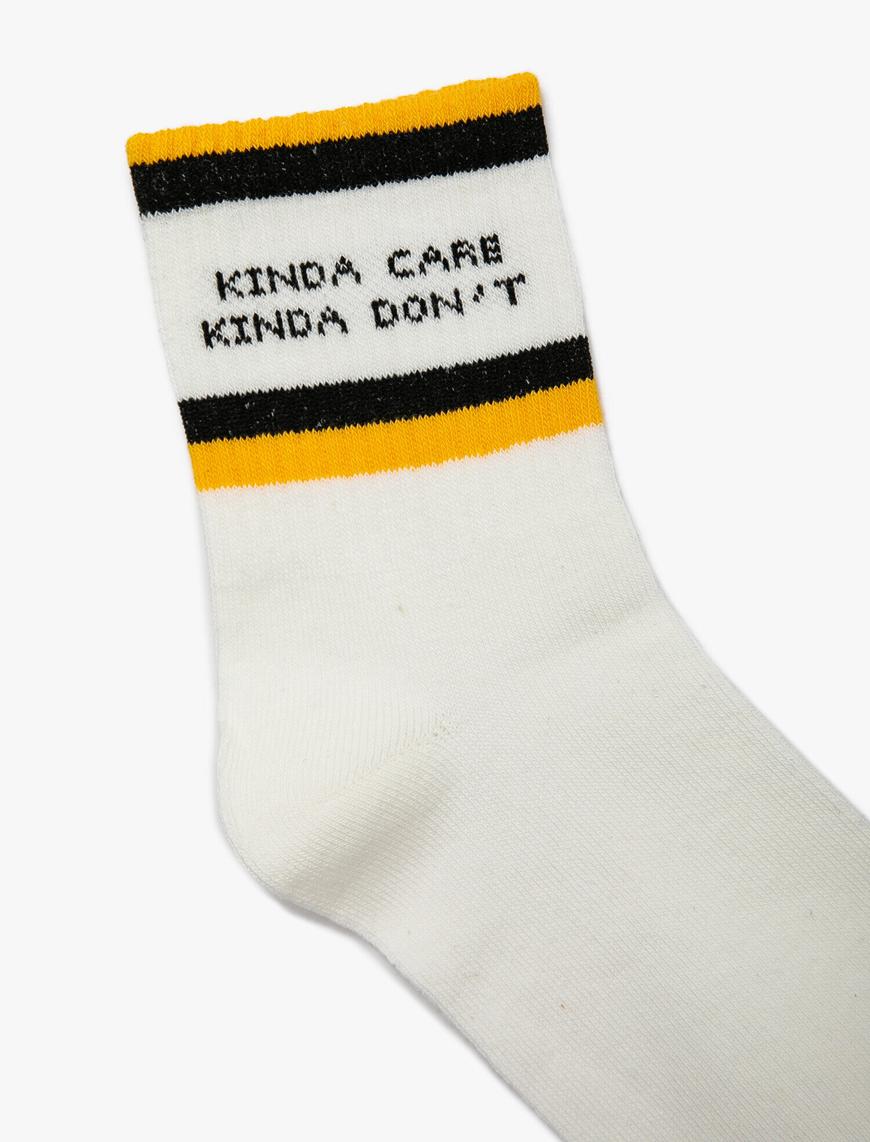  Kadın Slogan İşlemeli Çorap