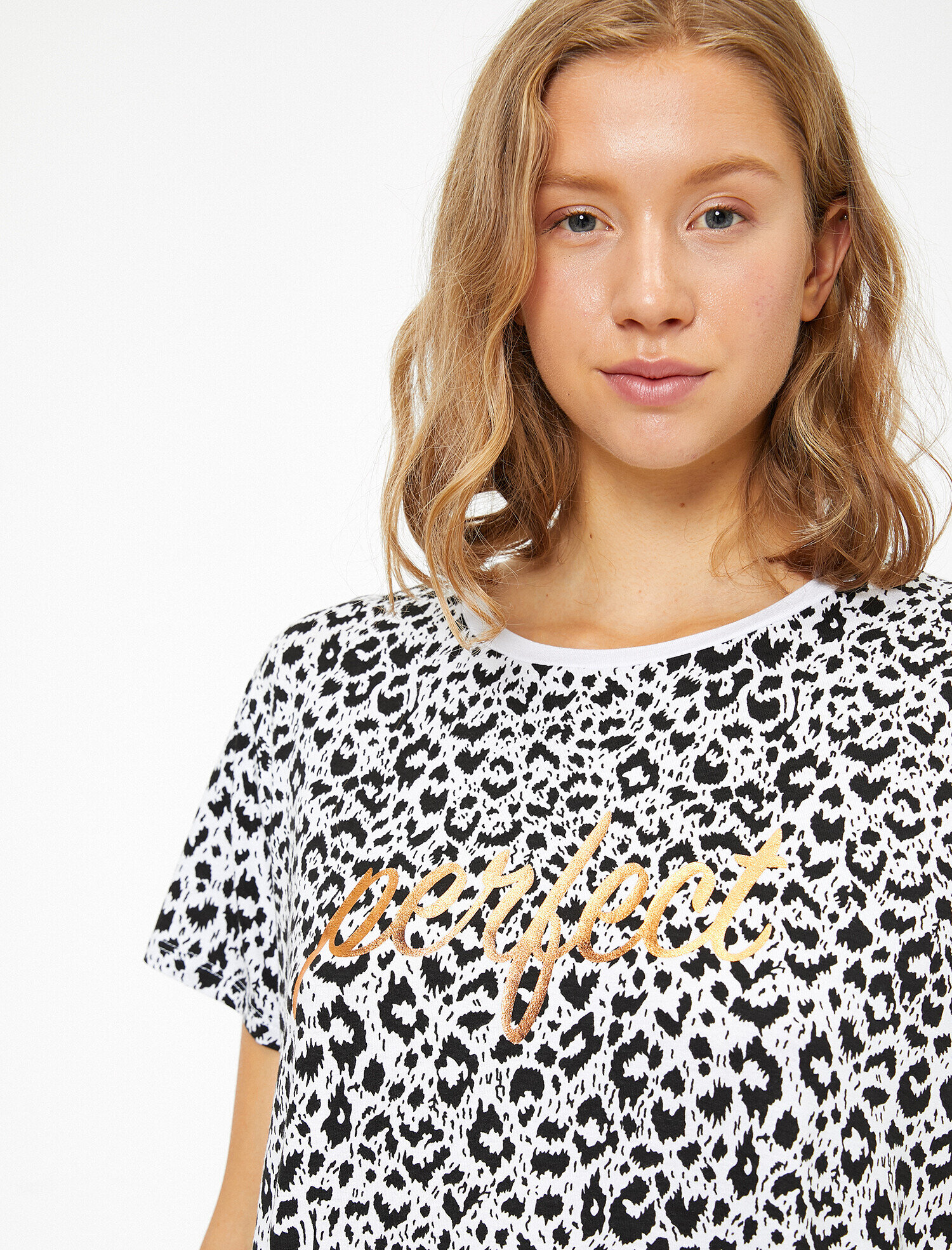   Leopar Desenli Tişört