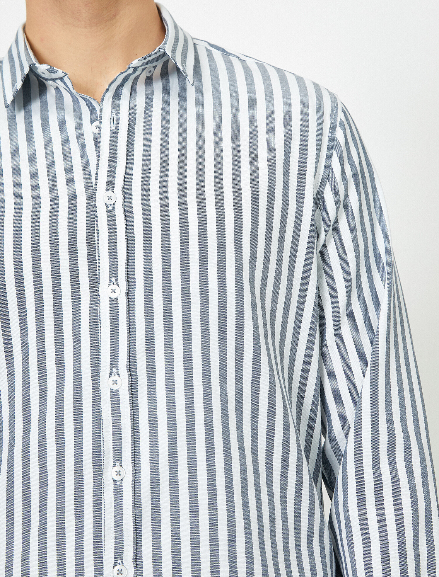   Düğmeli Yaka Çizgili Slim Fit Casual Gömlek