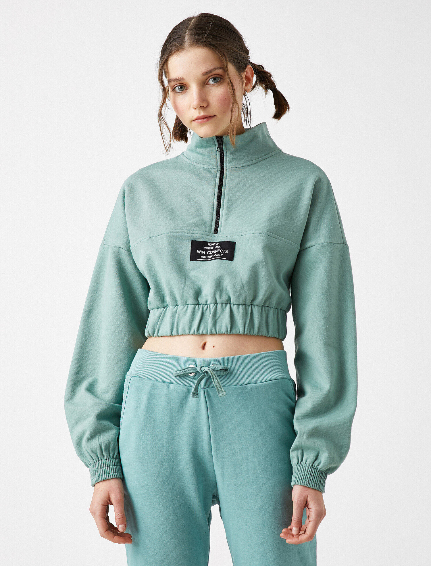   %100 Pamuk Sloganlı Crop Sweatshirt
