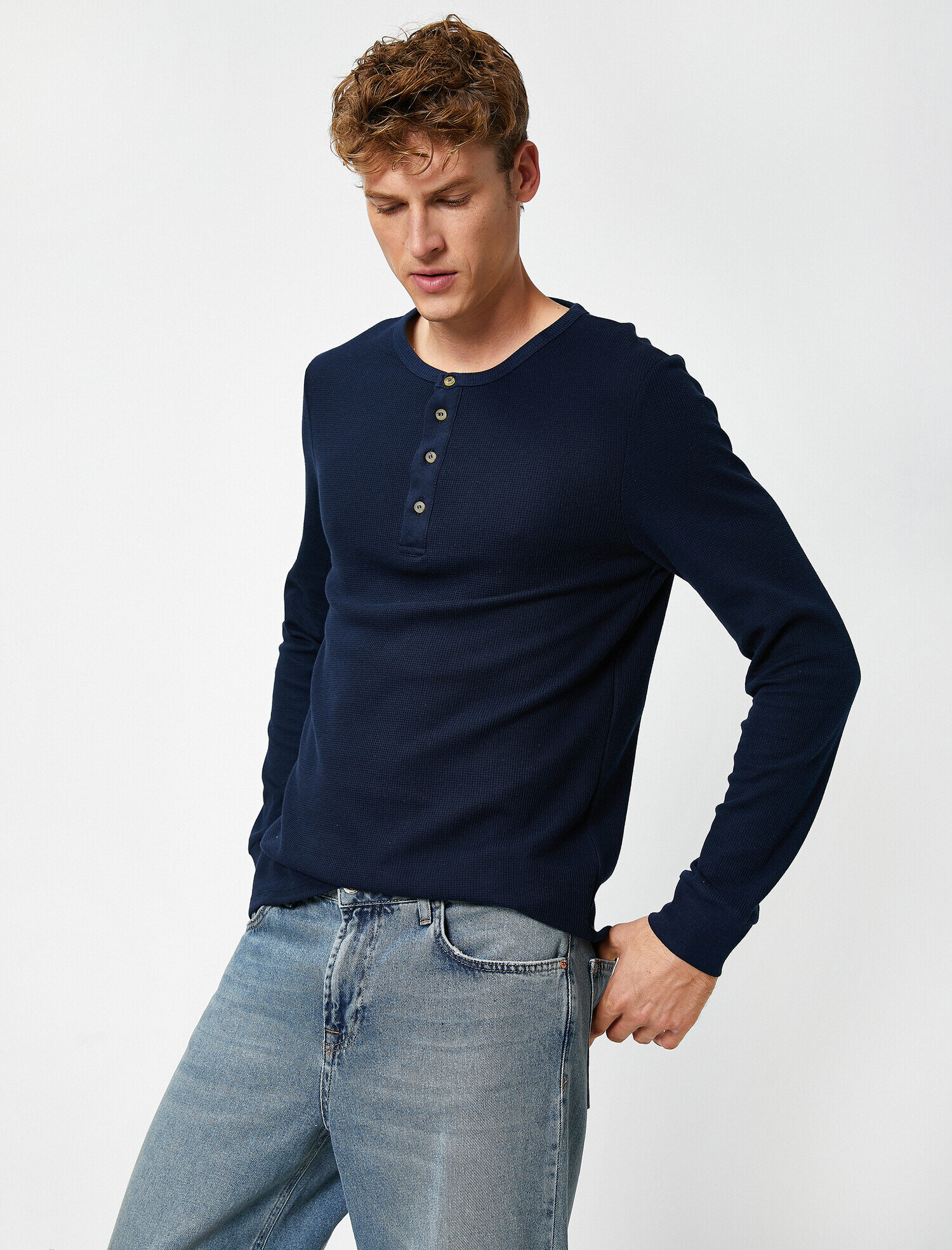   Düğme Yakalı Uzun Kollu Tişört