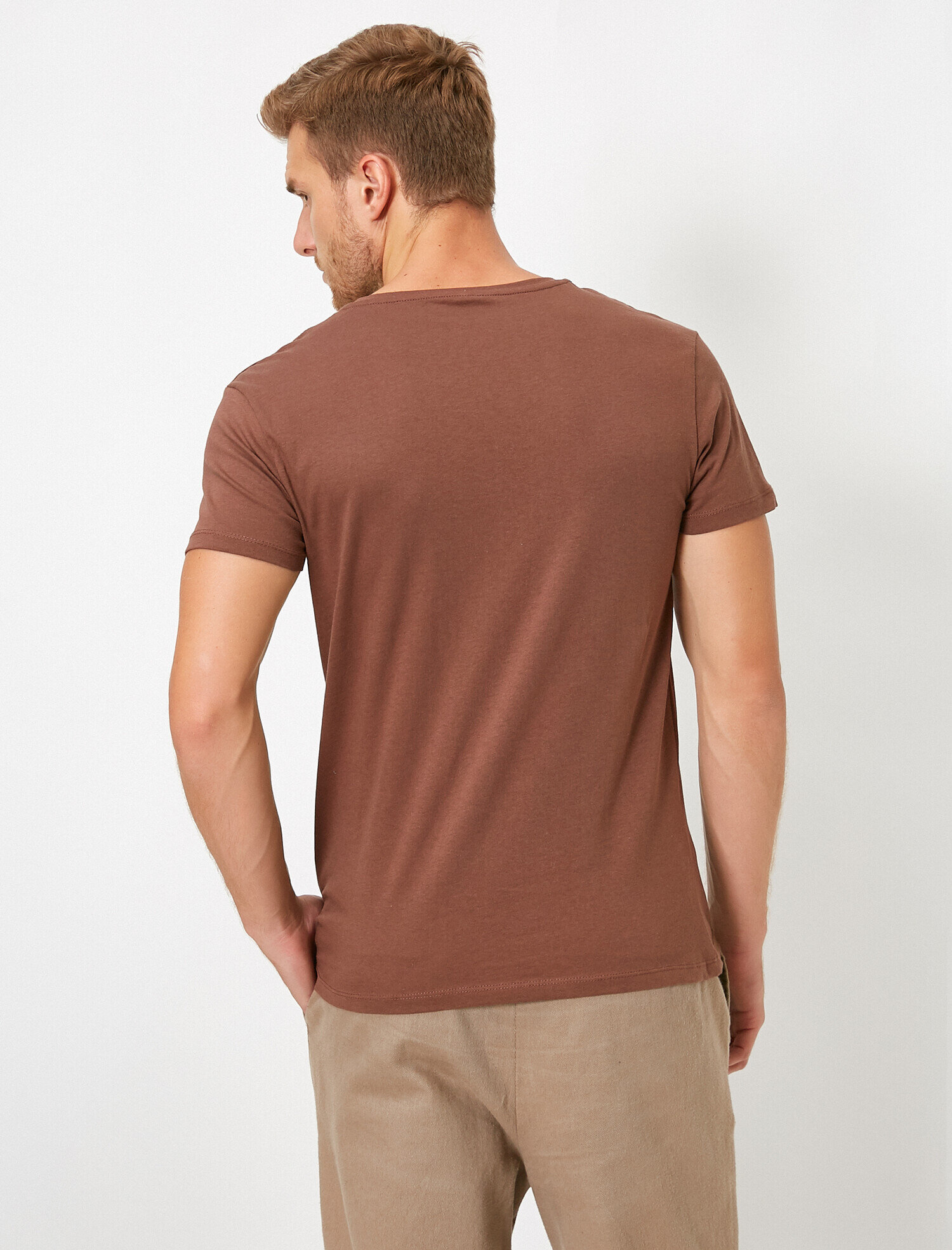   Kısa Kollu V Yaka Basic Tişört