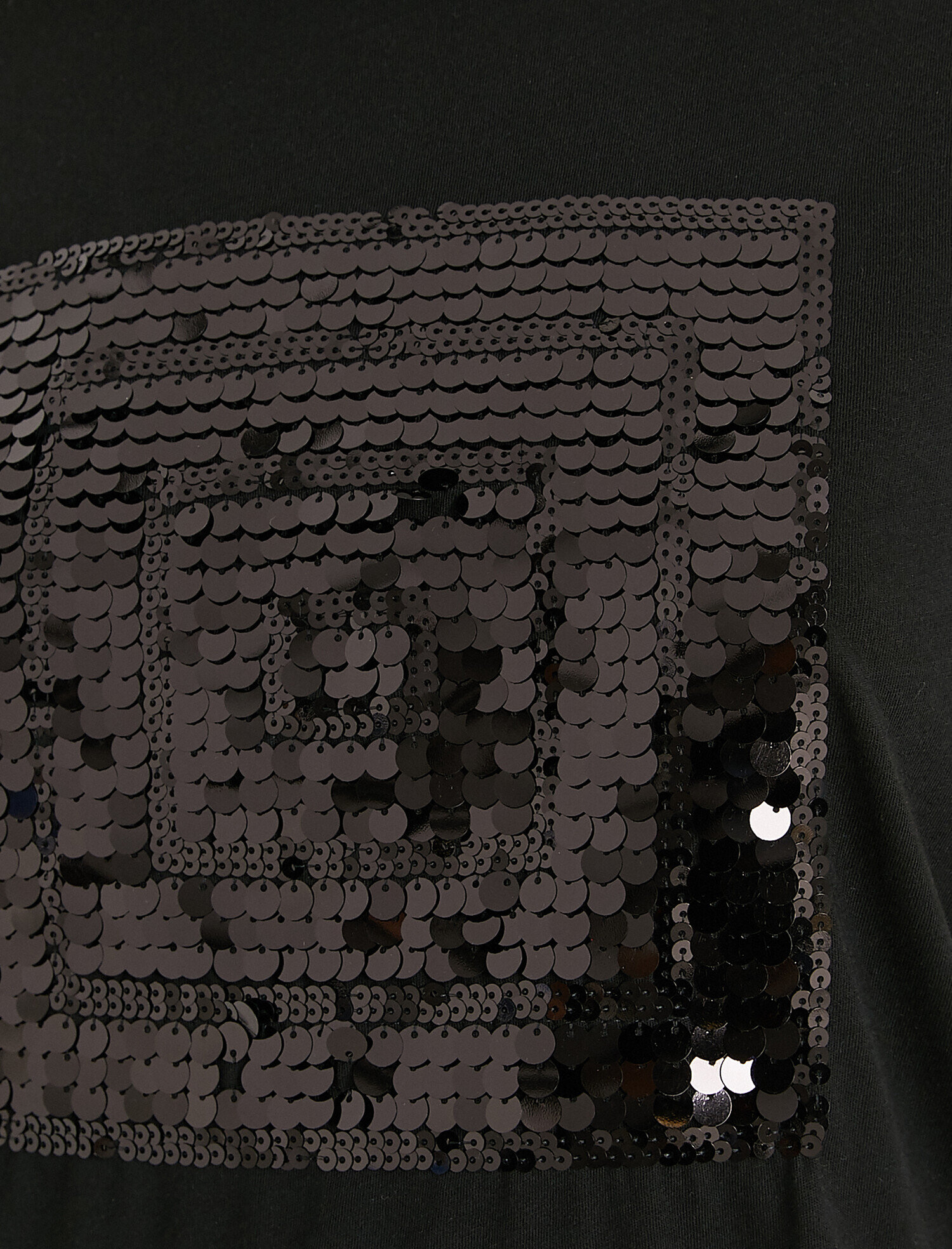   Pul Payet Detaylı Bisiklet Yaka Tişört