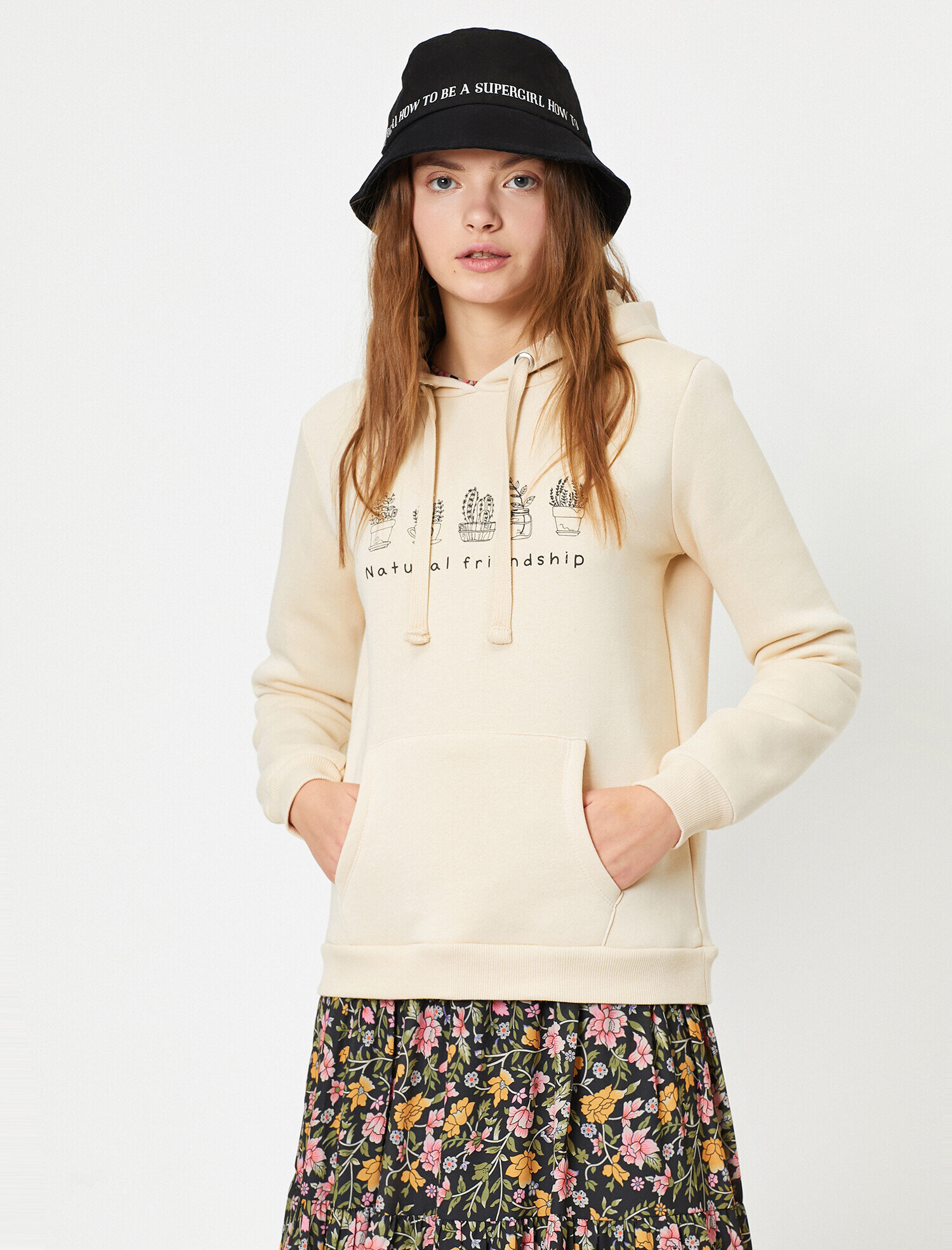   Kapüşonlu Çiçek Baskılı Kanguru Cepli Sweatshirt