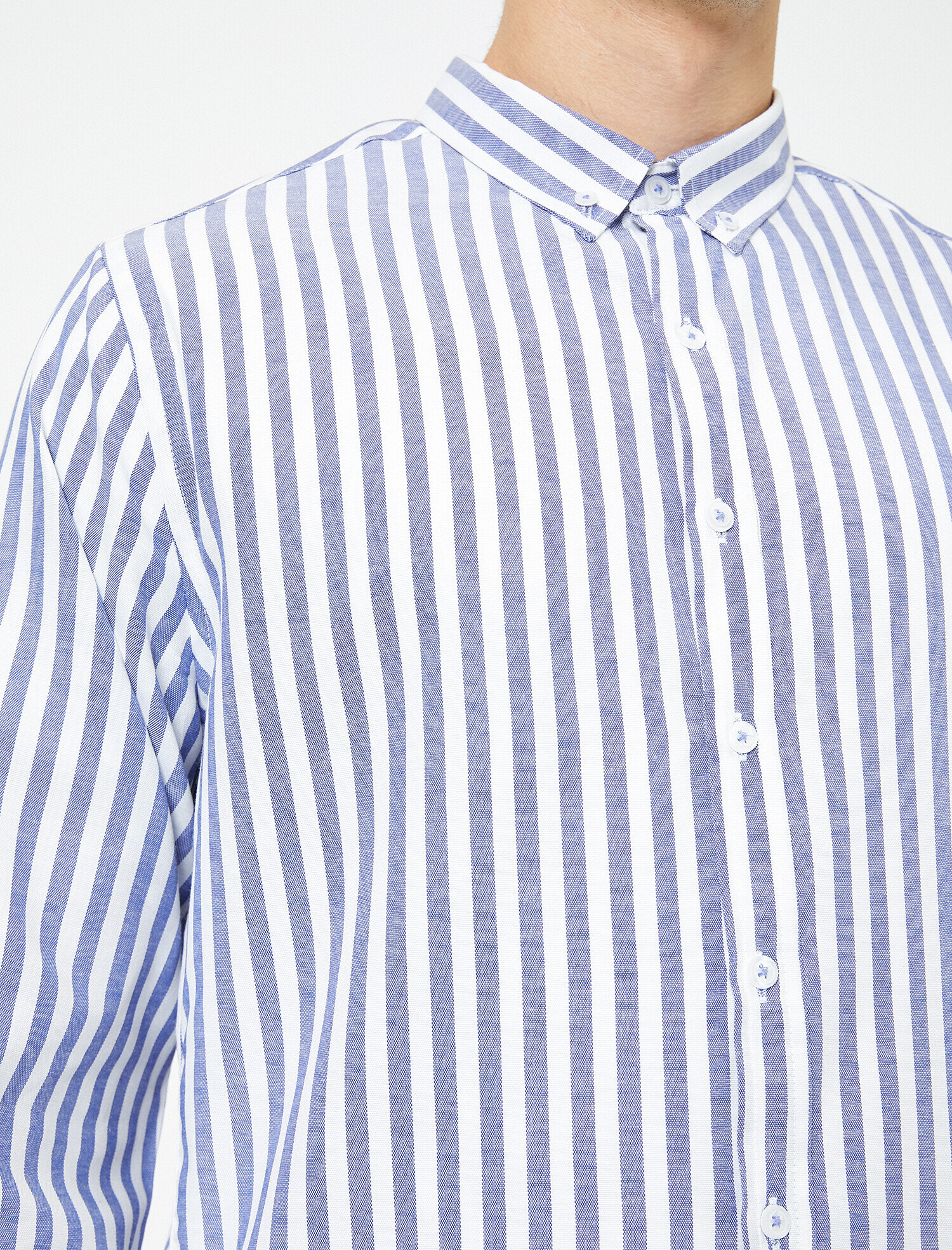 Düğmeli Yaka Çizgili Slim Fit Casual Gömlek