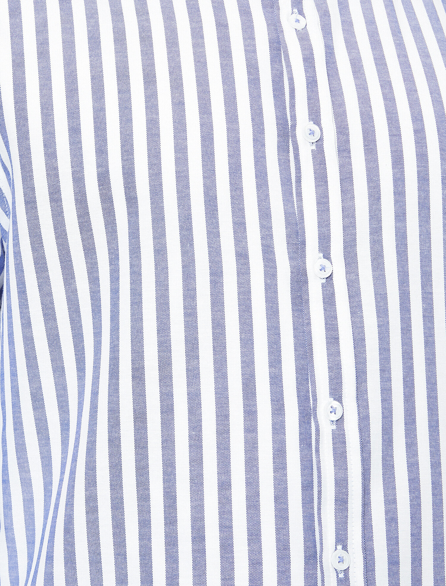 Düğmeli Yaka Çizgili Slim Fit Casual Gömlek