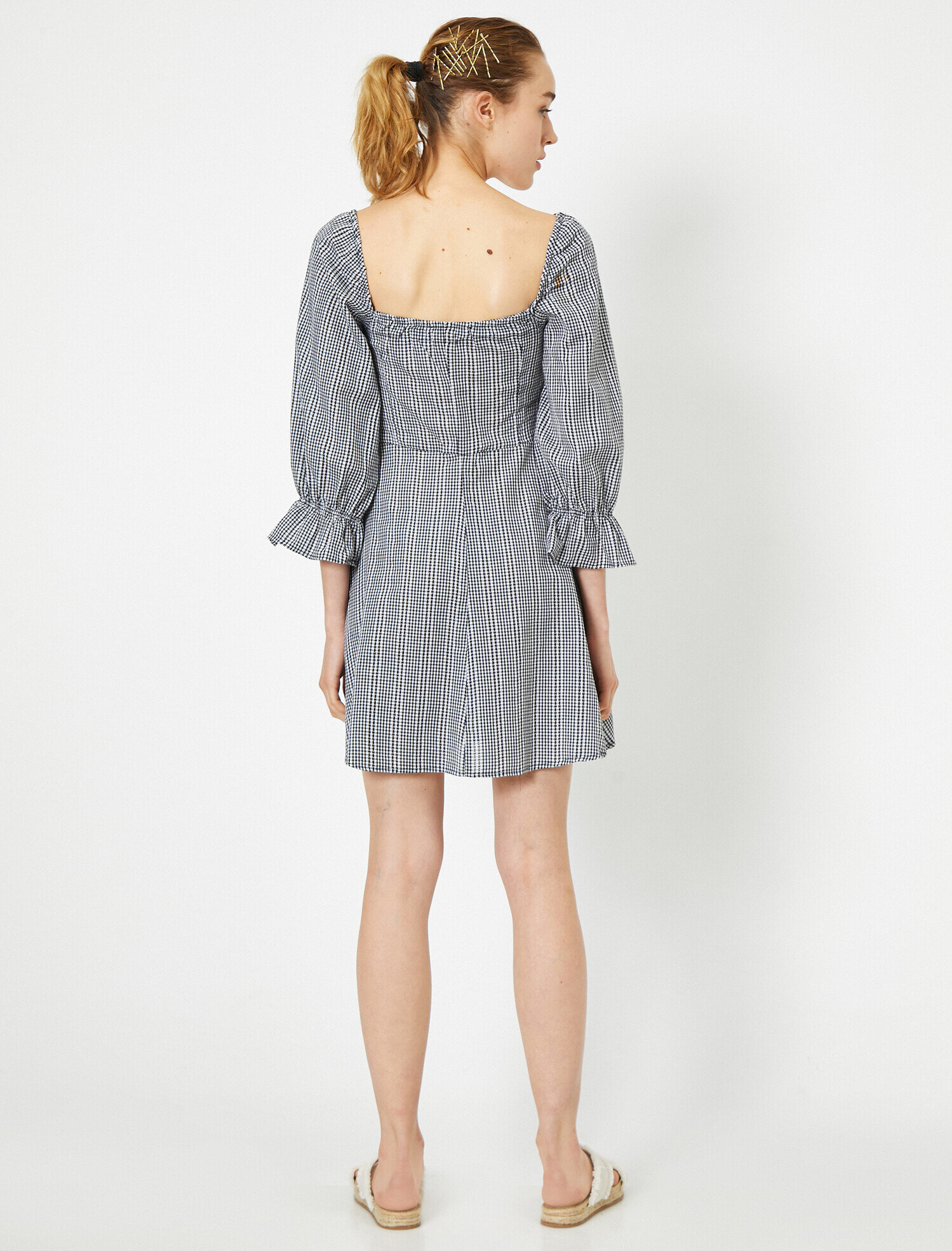   Yaka Detaylı Uzun Kollu Fırfır Detaylı Mini Elbise