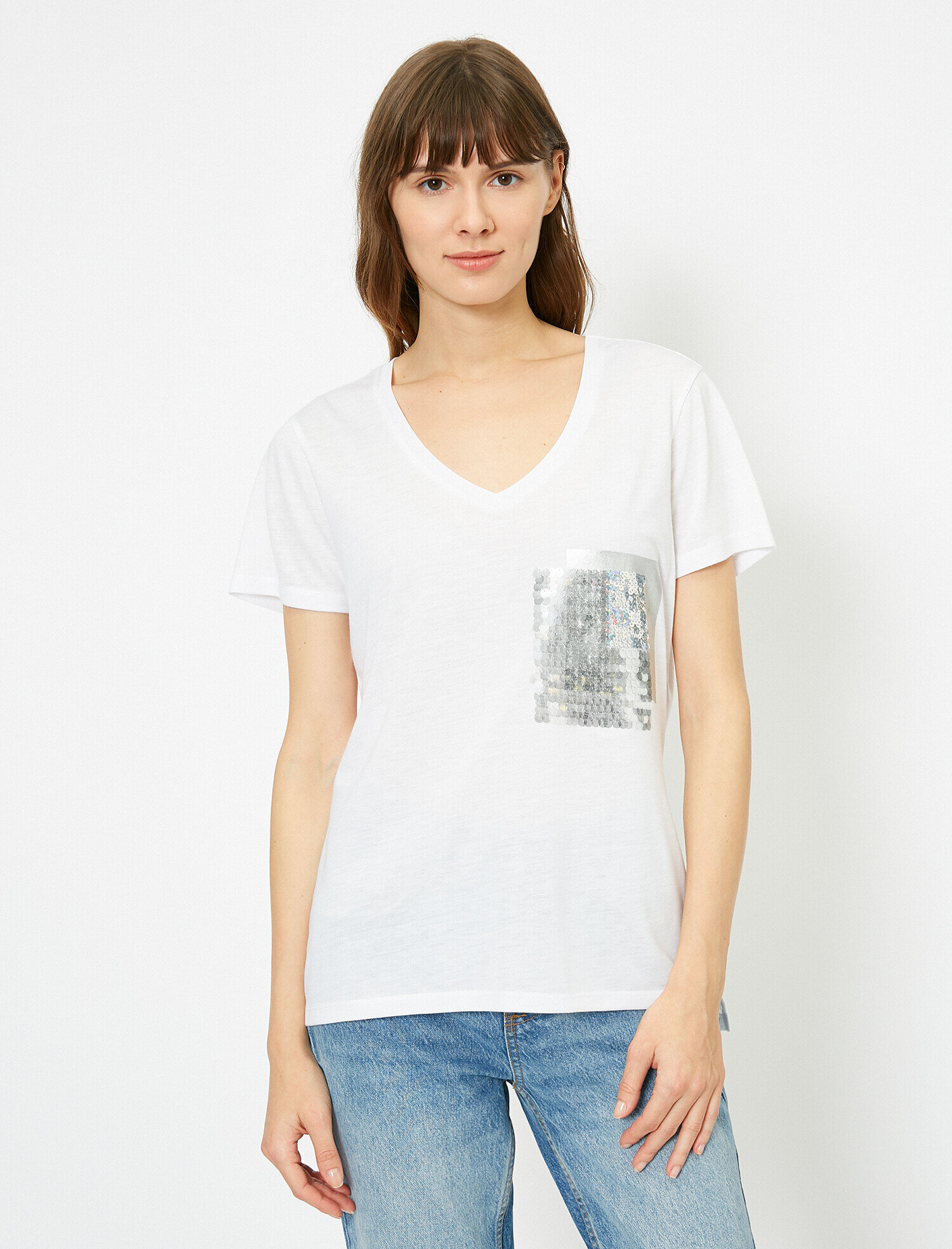   Pul Detaylı Kısa Kollu Tişört