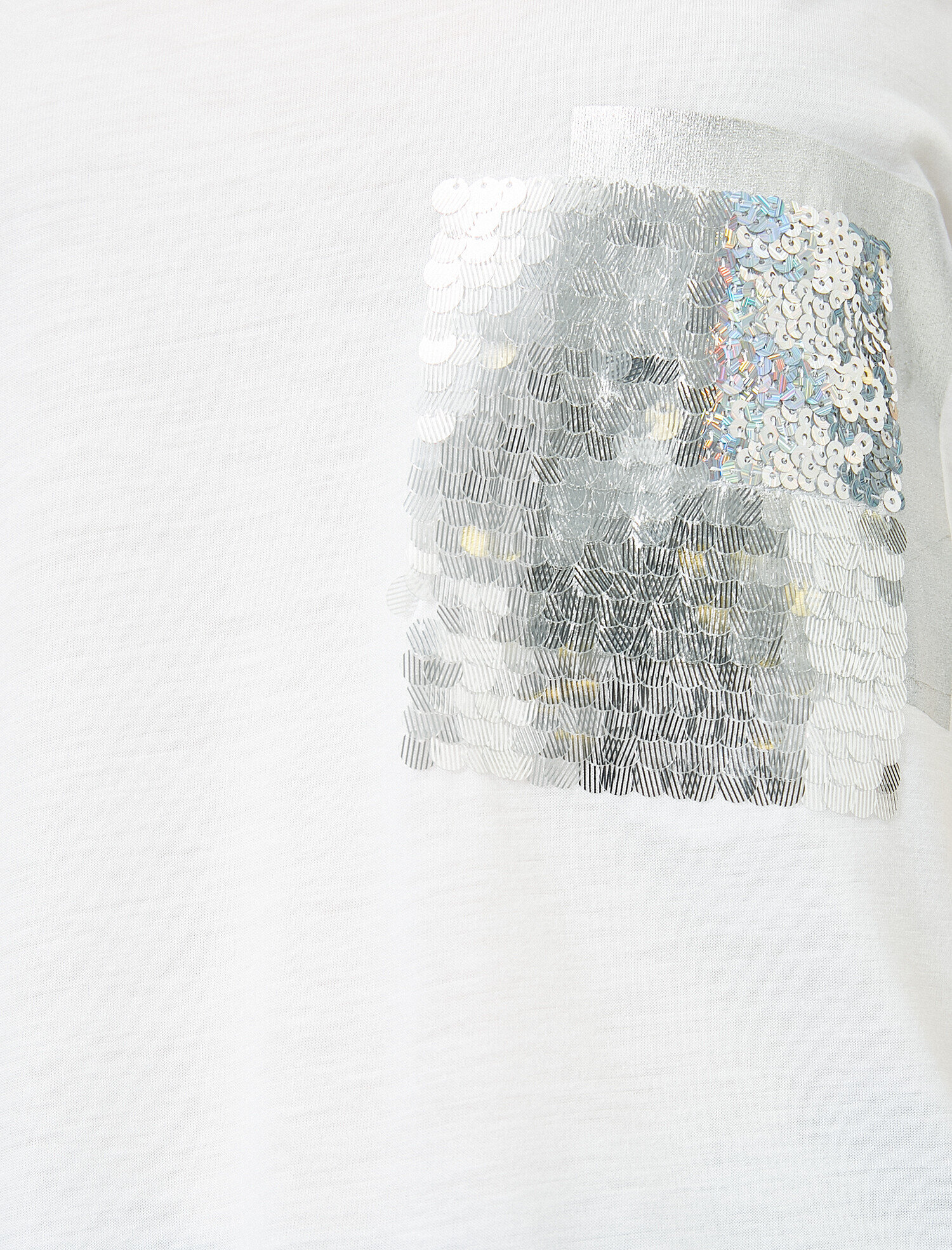   Pul Detaylı Kısa Kollu Tişört