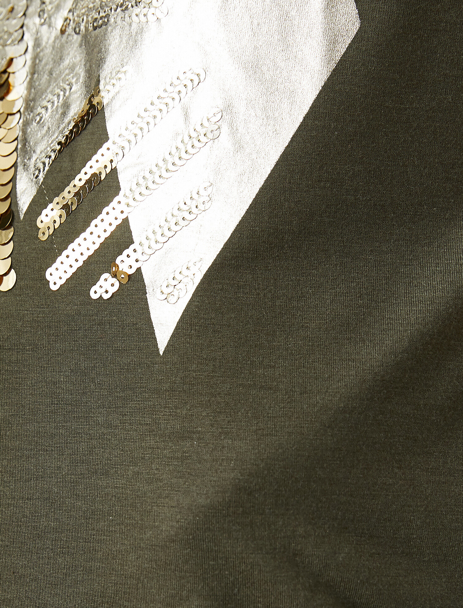   Pul Detaylı Kısa Kollu Tişört