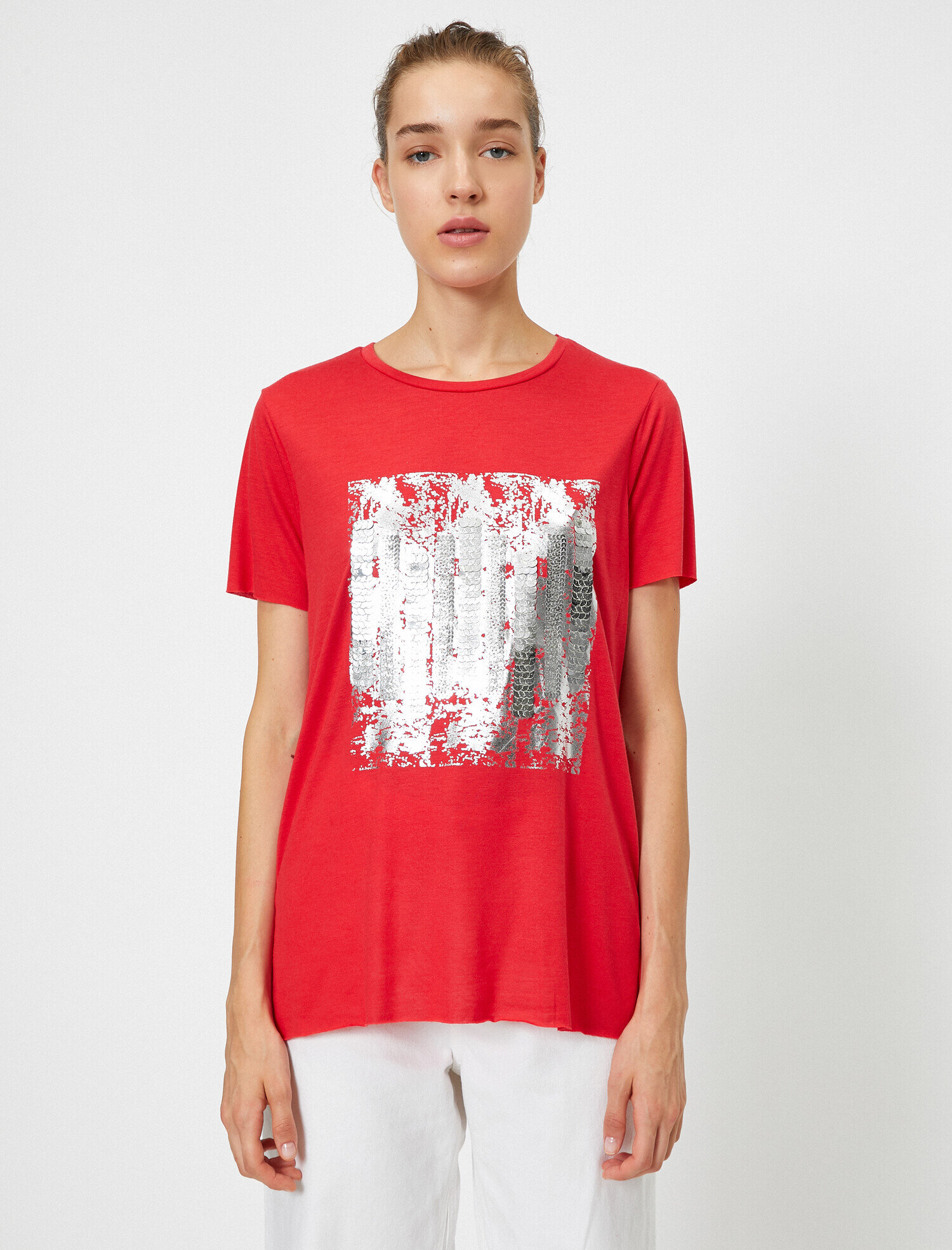   Pul Detaylı Kısa Kollu Tişört