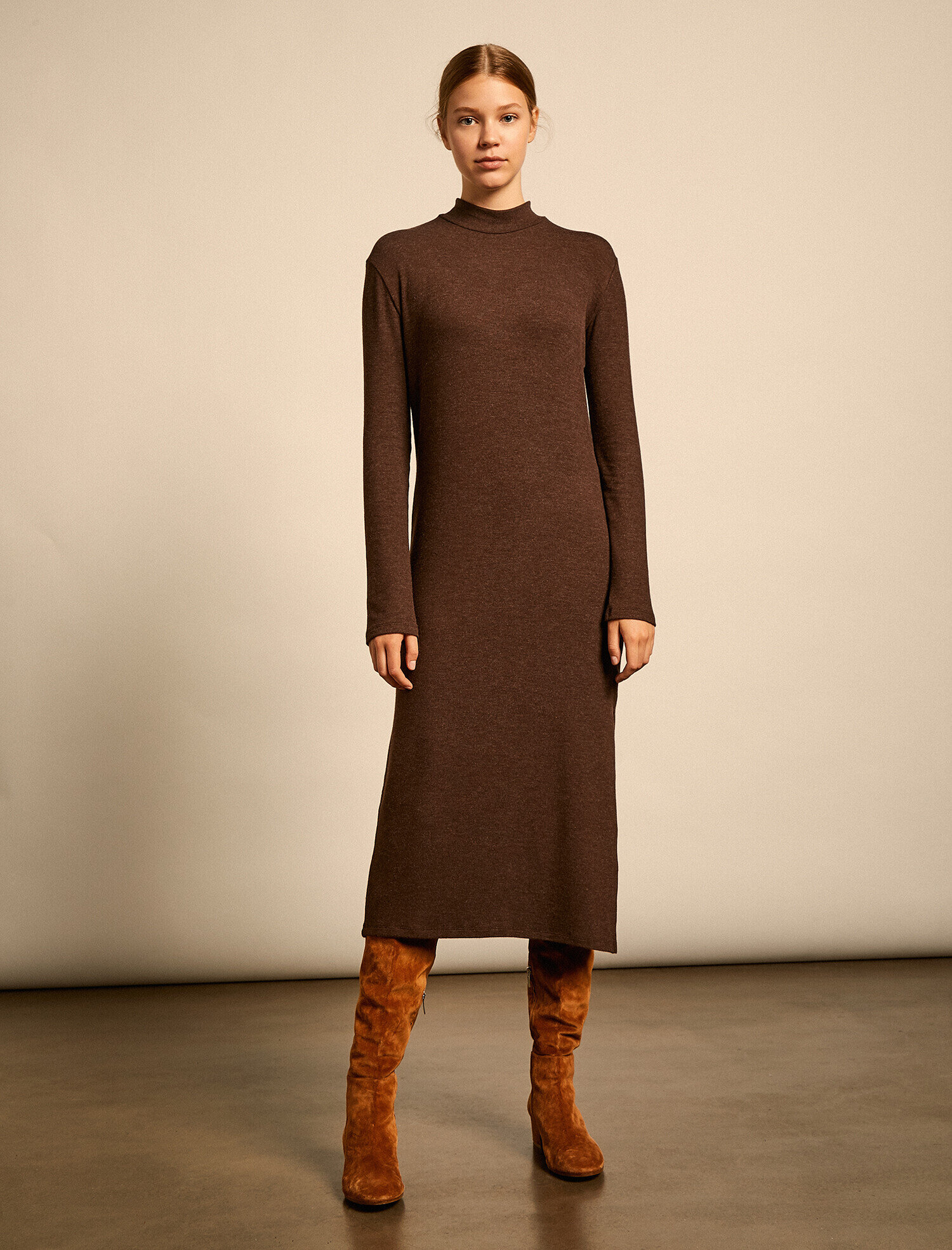 Yırtmaç Detaylı Elbise