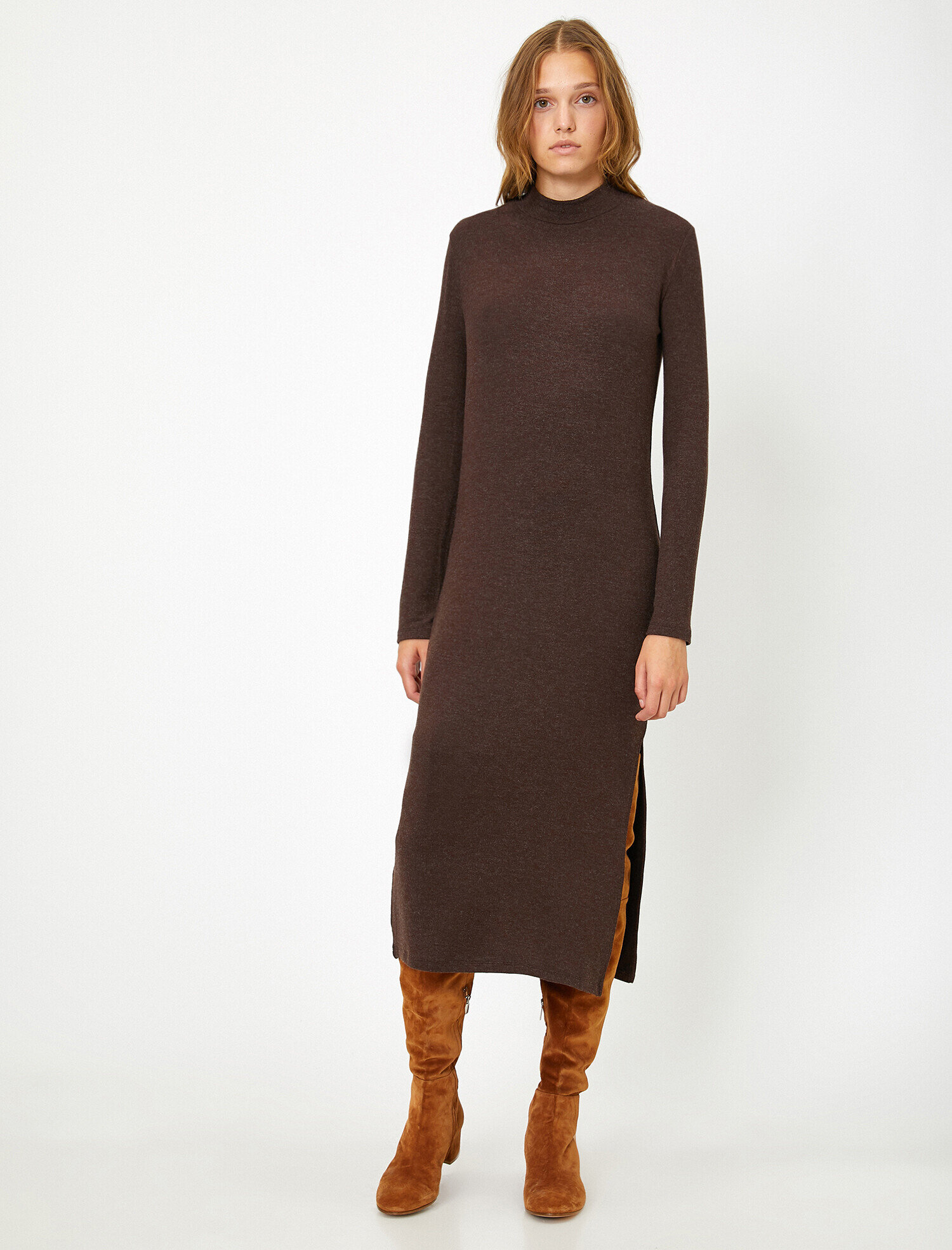 Yırtmaç Detaylı Elbise