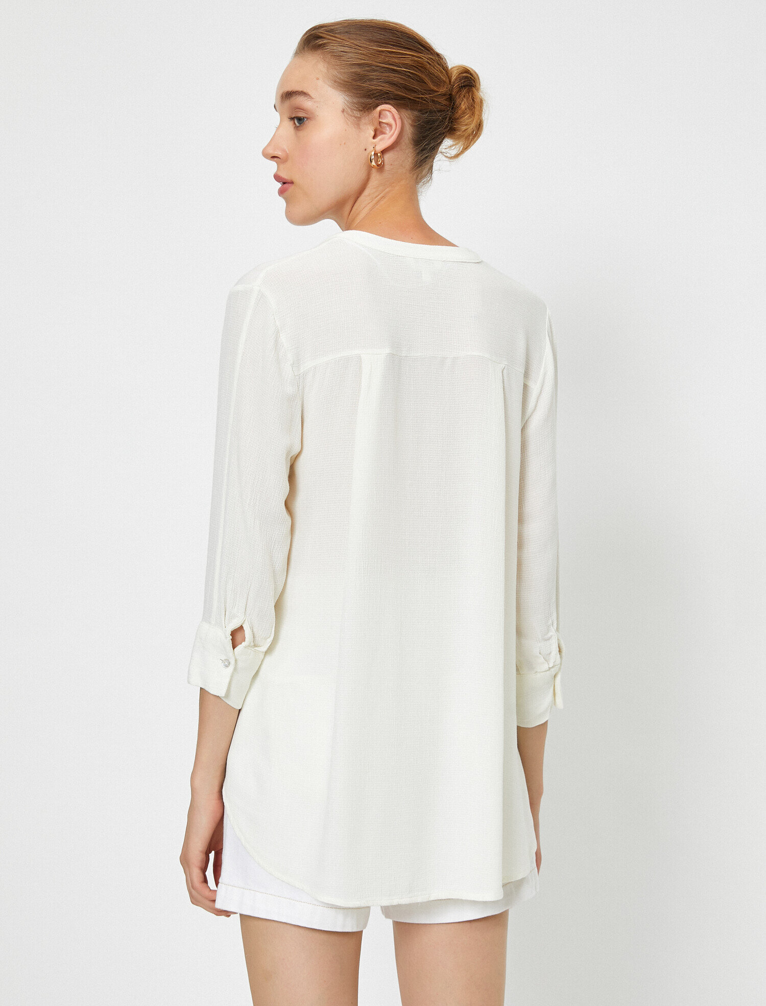   V Yaka Uzun Kollu Gömlek