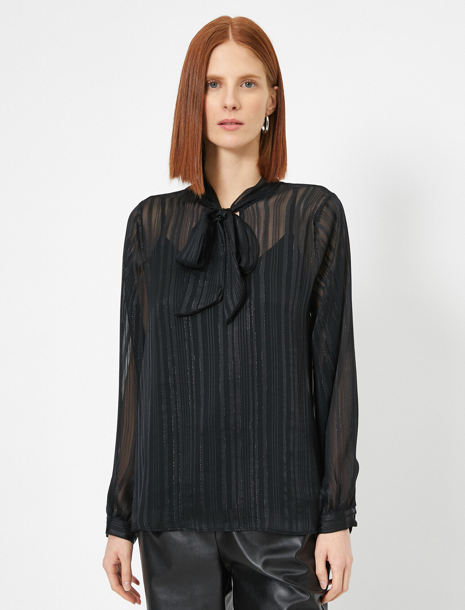   Uzun Kollu Fular Detaylı Bluz