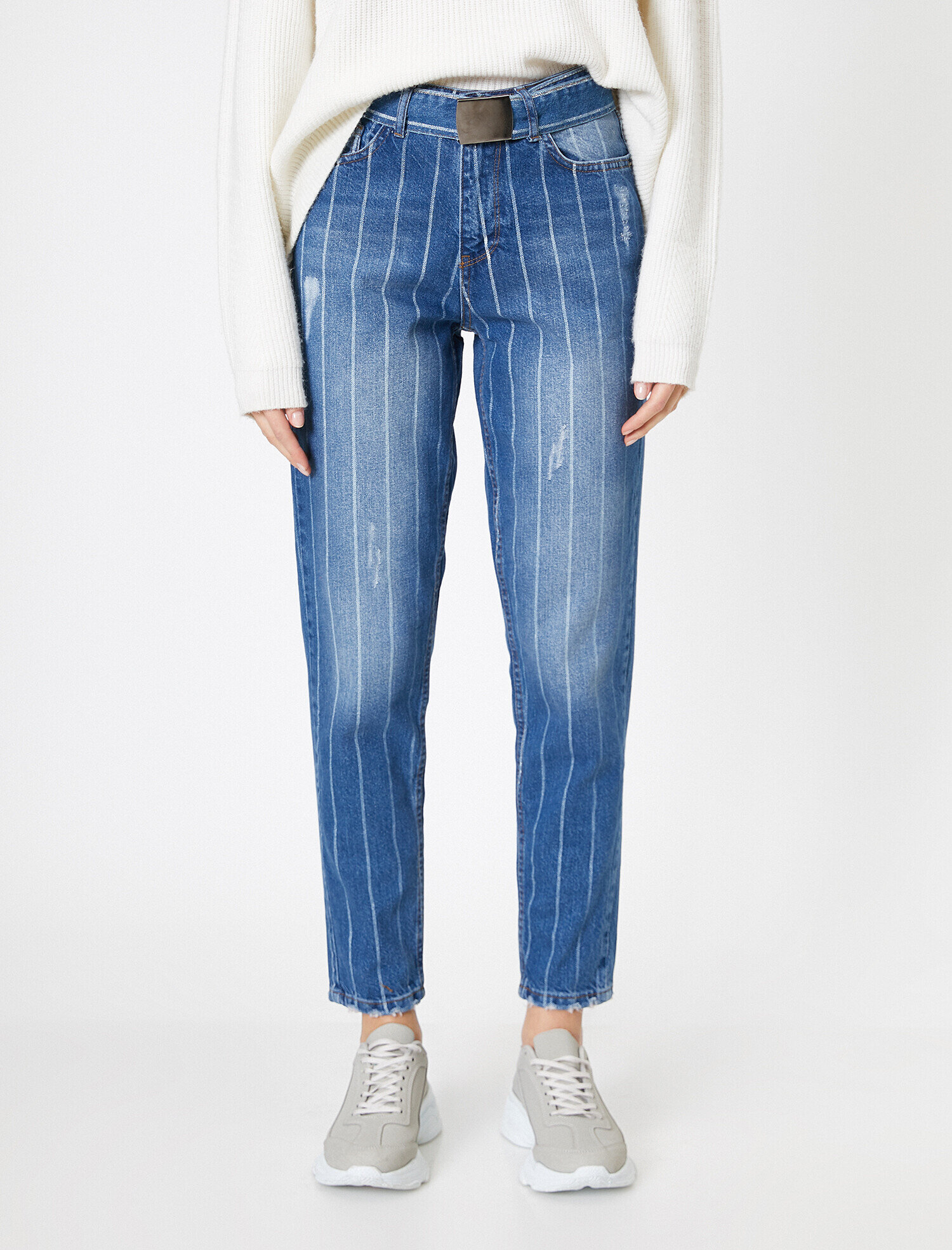   Mom Jeans